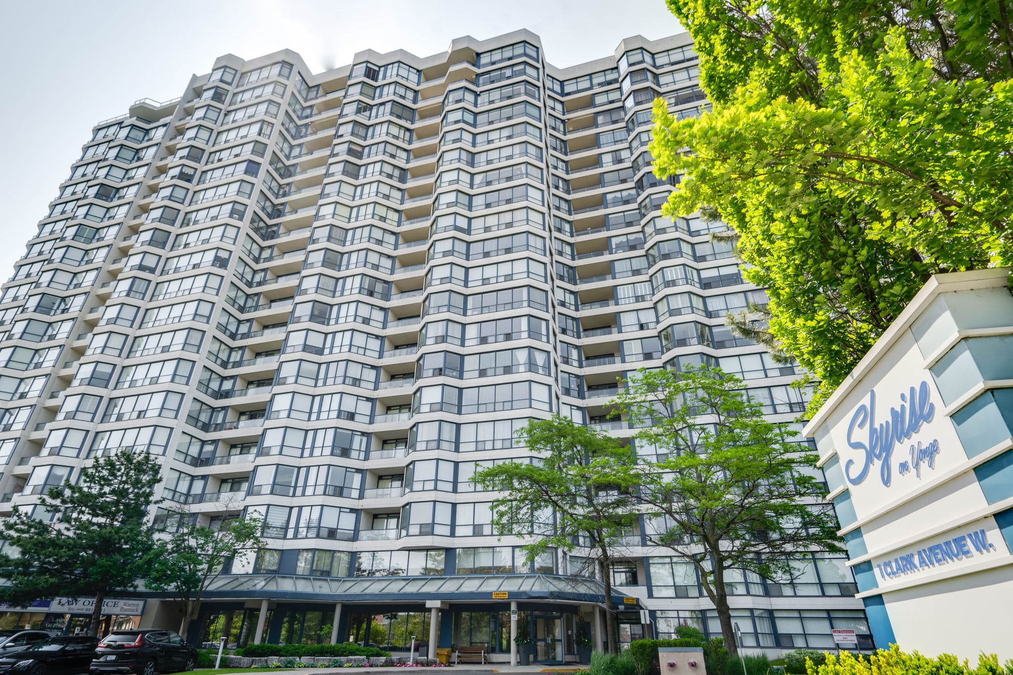 1 Clark Ave W 501 Vaughan, ON L4J 7Y6