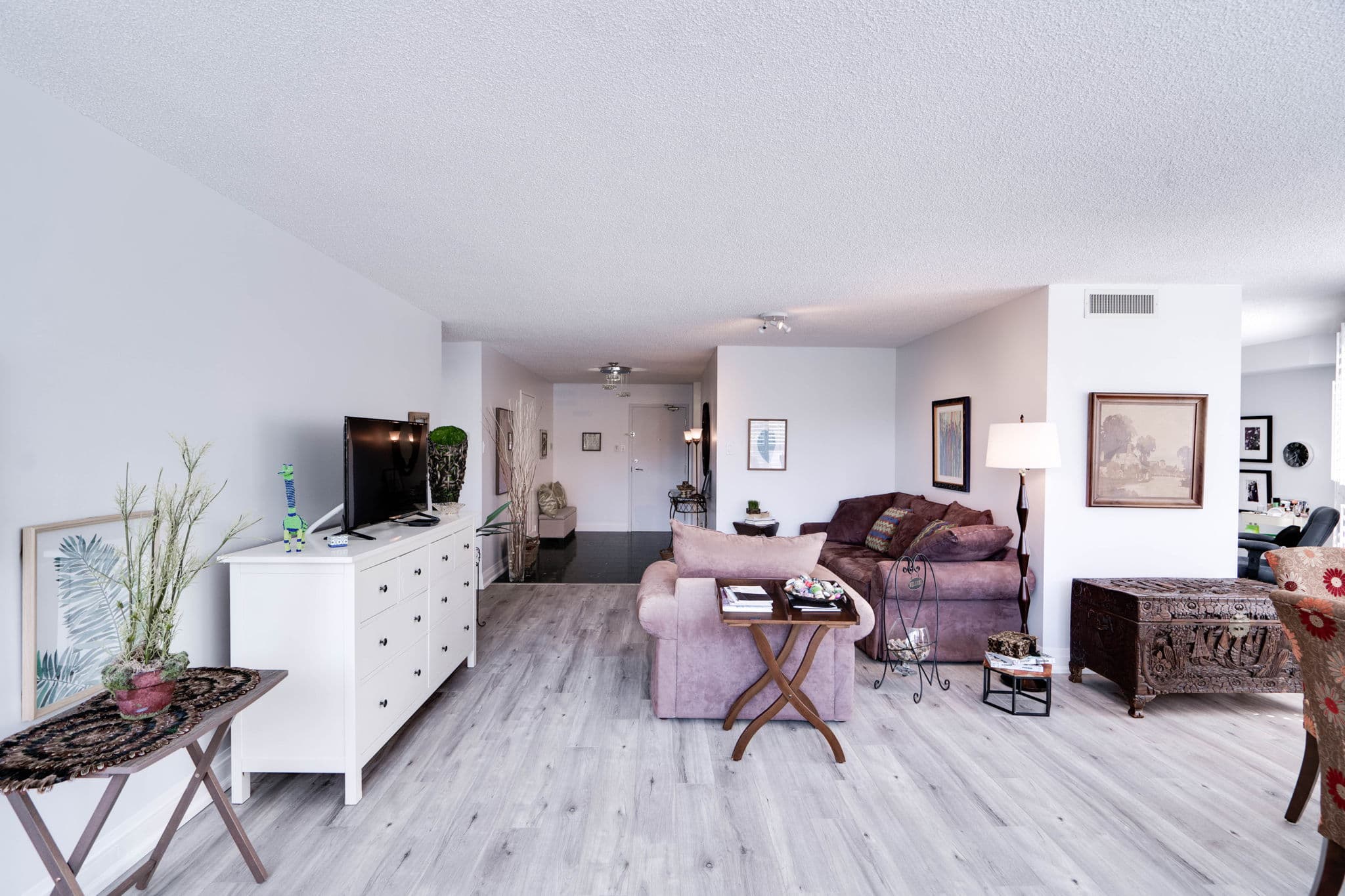 1 Clark Ave W 501 Vaughan, ON L4J 7Y6