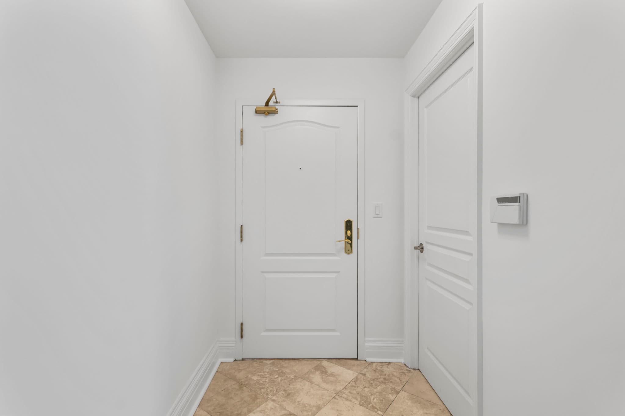 1 Cordoba Dr Unit 301 Vaughan, ON L4J 8S3