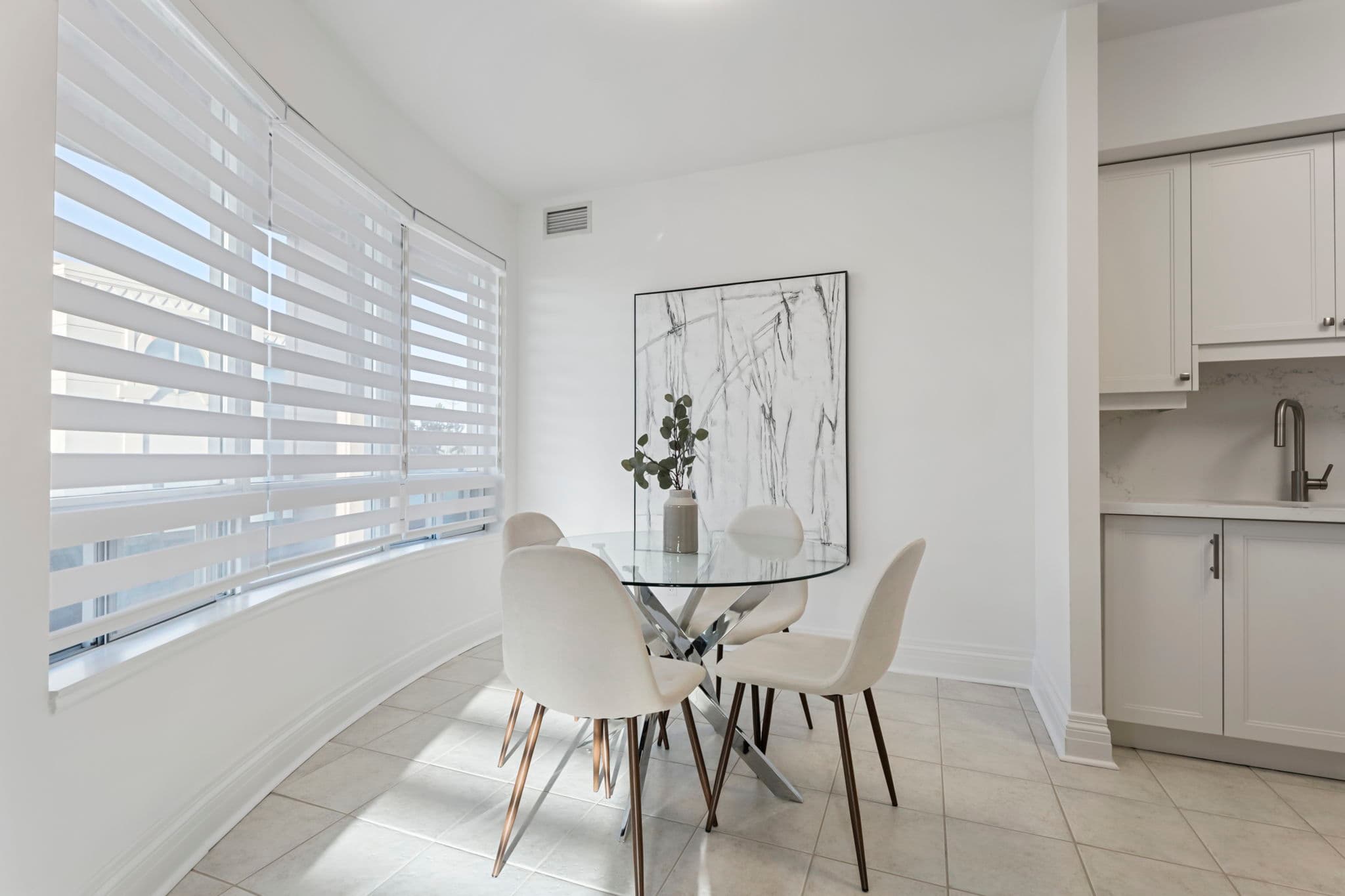 1 Cordoba Dr Unit 301 Vaughan, ON L4J 8S3