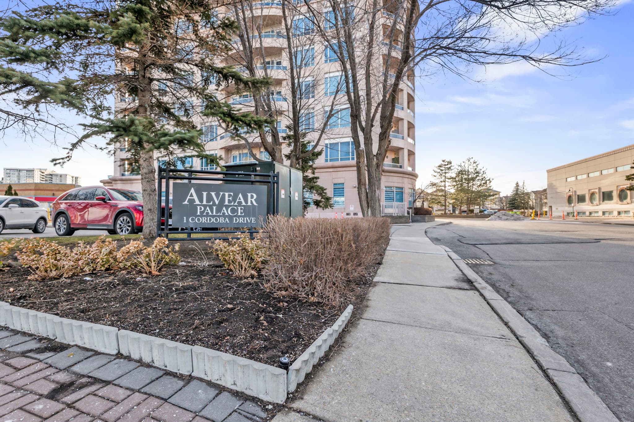 1 Cordoba Dr Unit 301 Vaughan, ON L4J 8S3