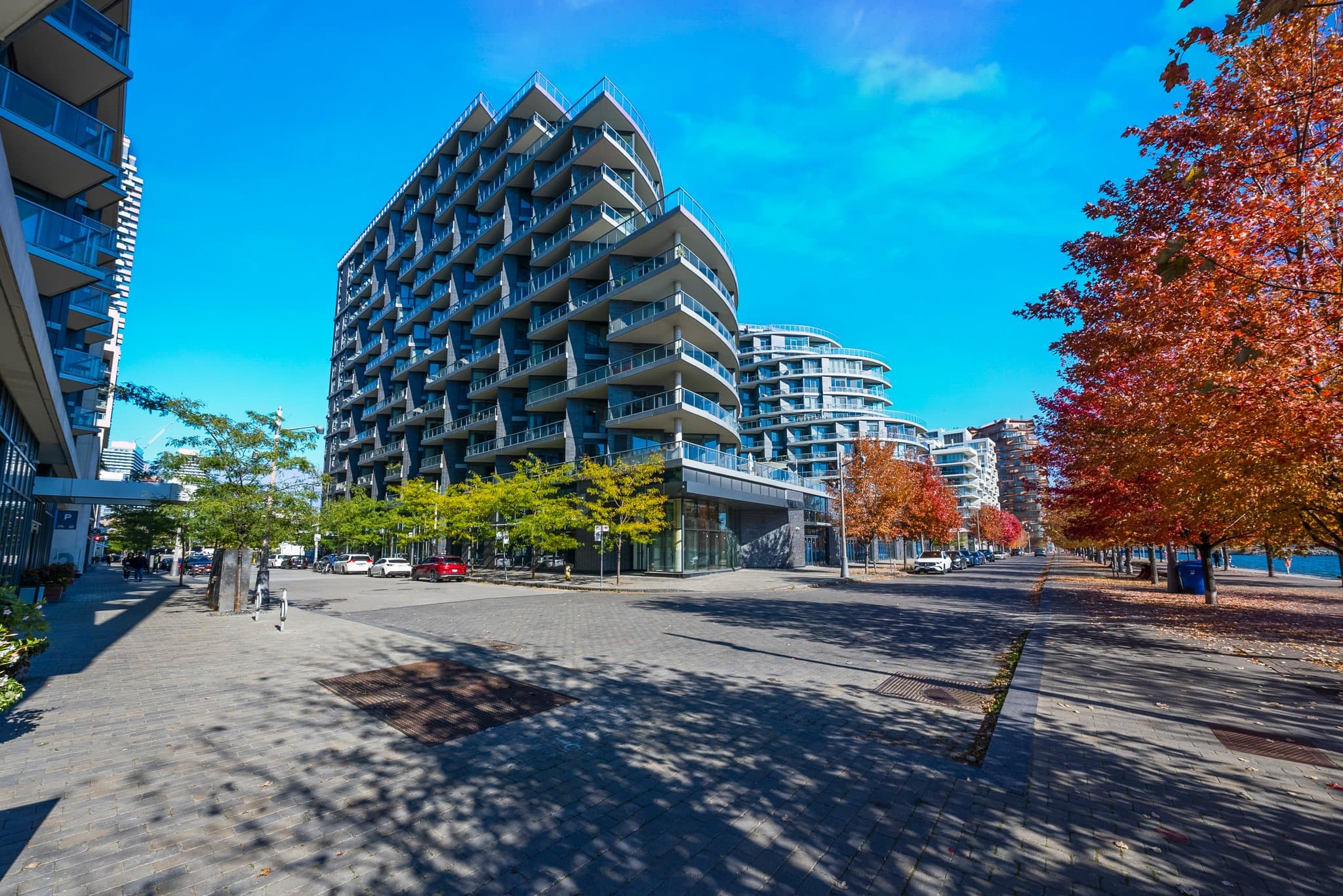1 Edgewater Dr Unit 312 Toronto, ON M5A 0L1