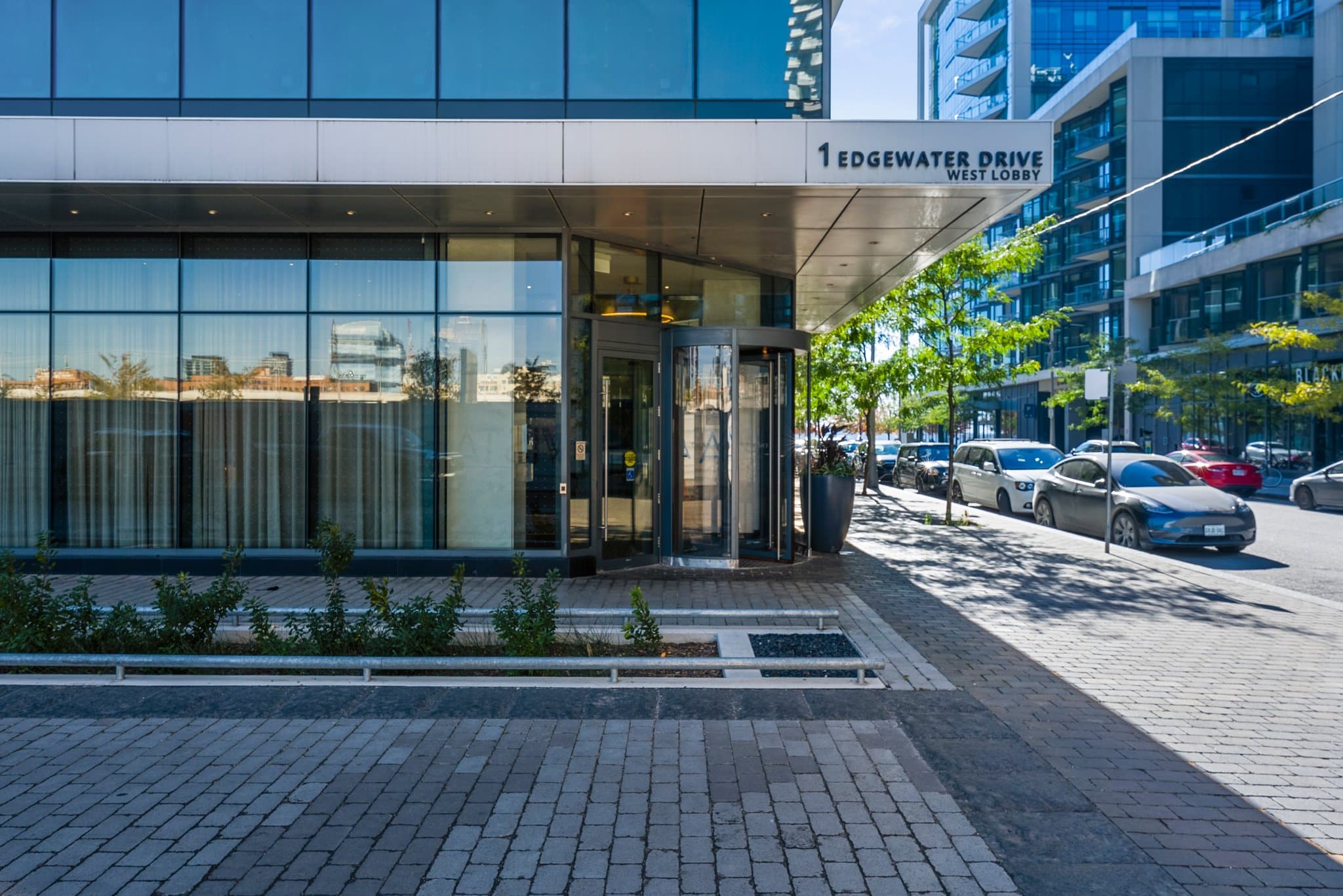 1 Edgewater Dr Unit 312 Toronto, ON M5A 0L1