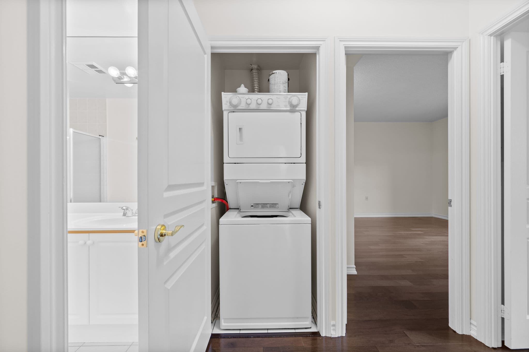 1 Glen Park Ave Unit 201 Toronto, ON M6B 4M5