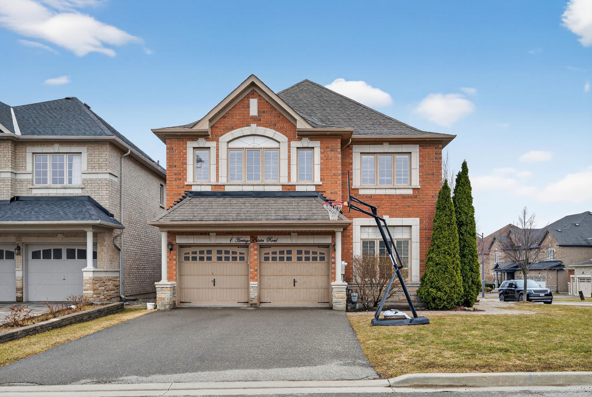 1 Heritage Estates Rd Vaughan, ON L6A 4J7