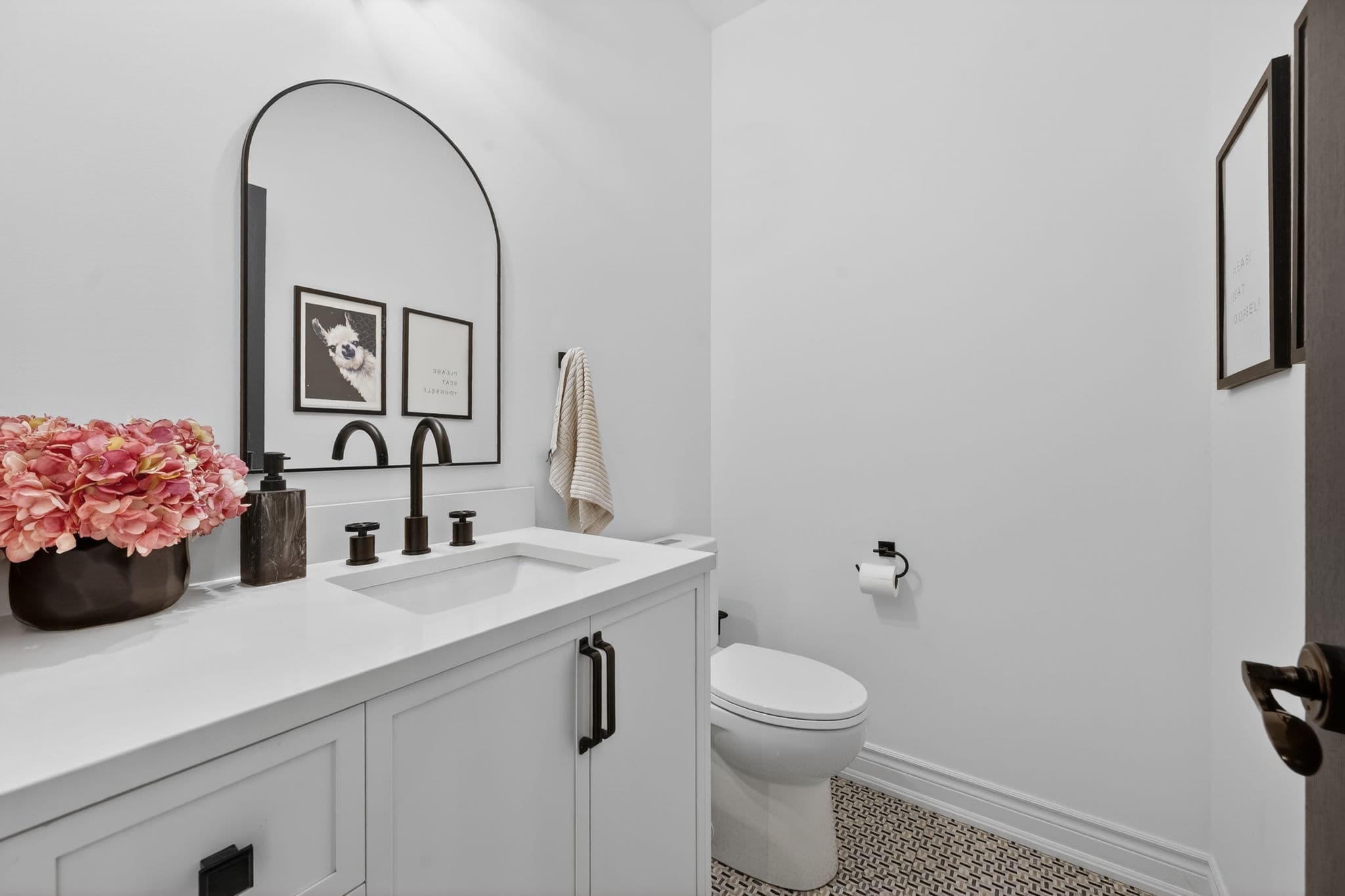 1 Heritage Estates Rd Vaughan, ON L6A 4J7