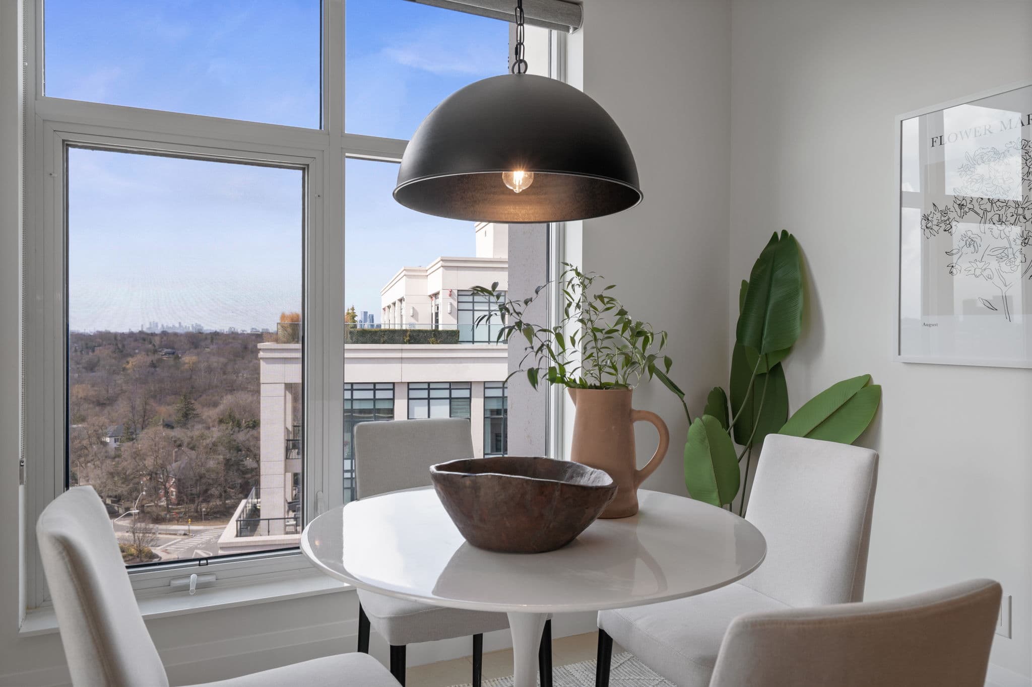 1 Old Mill Dr Unit 1121 Toronto, ON M6S 0A1