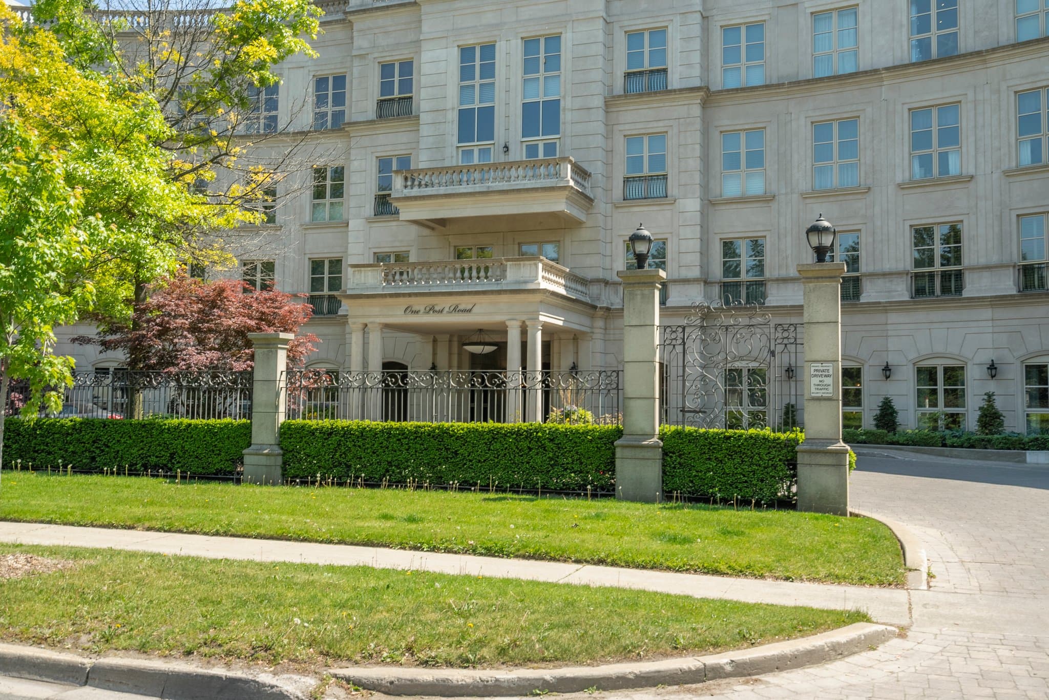 1 Post Rd Unit 204 Toronto, ON M3B 3R4