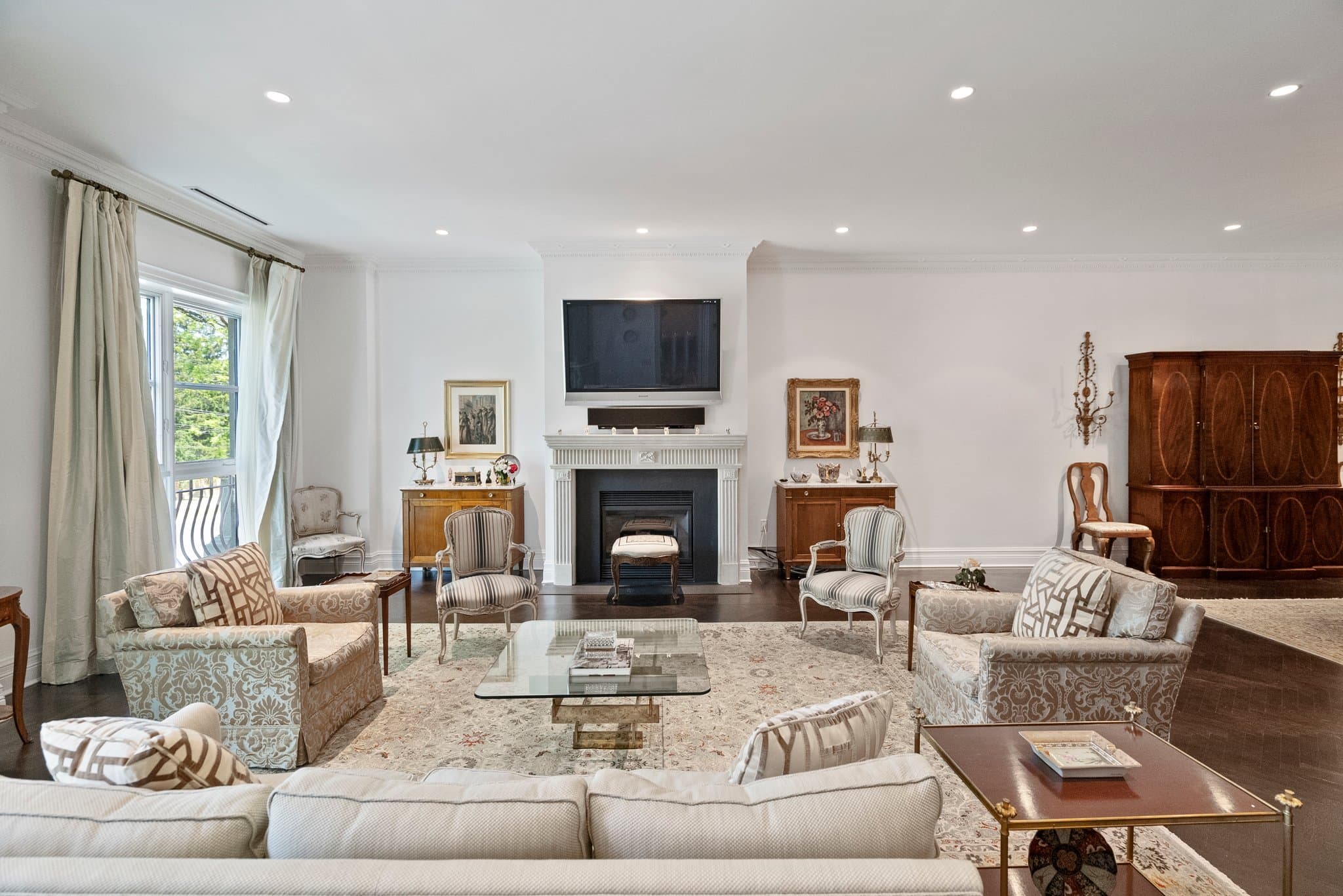 1 Post Rd Unit 204 Toronto, ON M3B 3R4