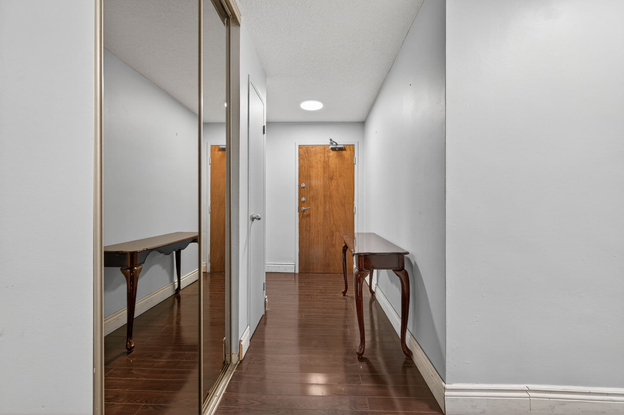 1 Royal Orchard Blvd Unit 102 Markham, ON L3T 3C1