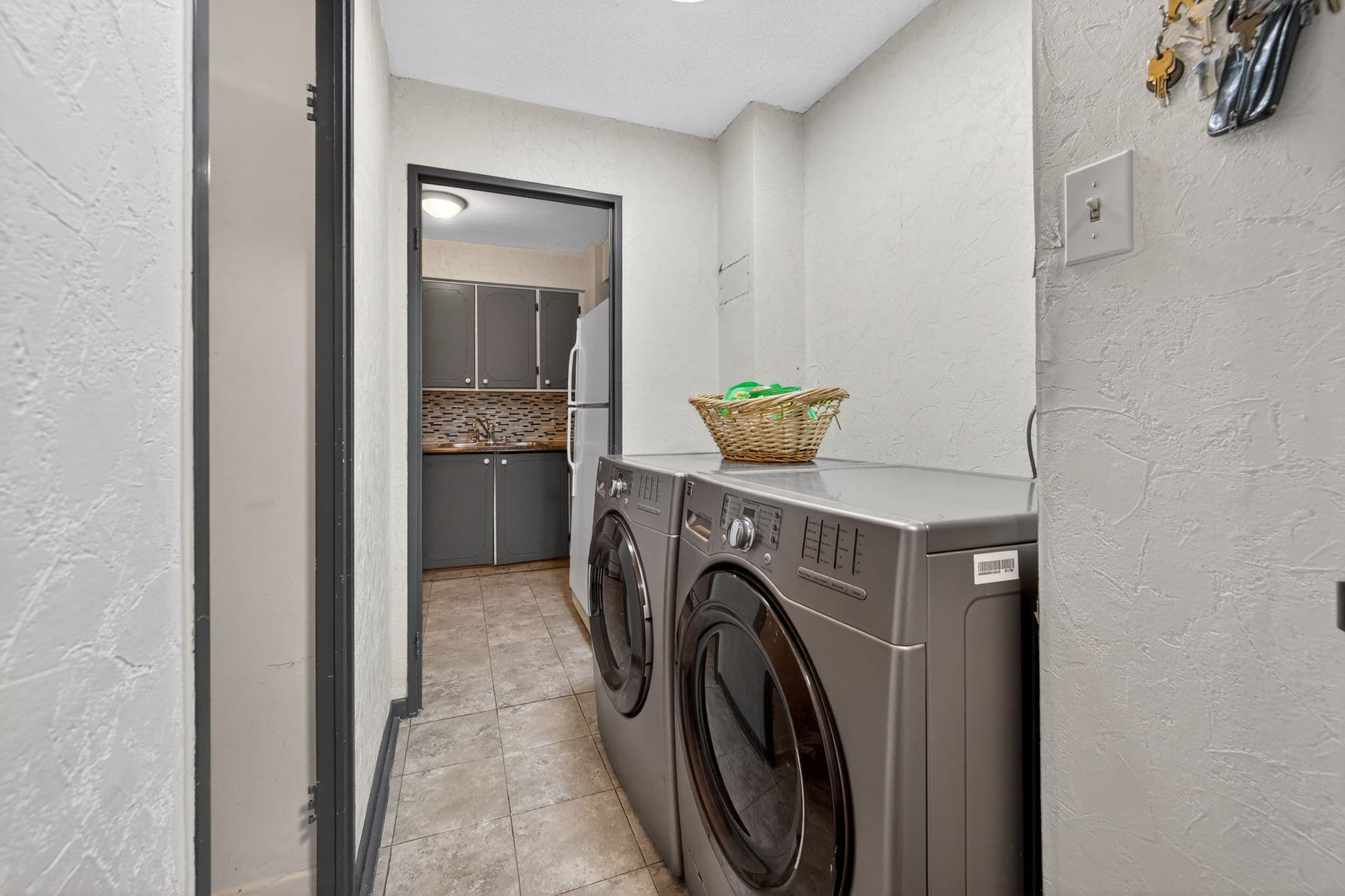 1 Royal Orchard Blvd Unit 102 Markham, ON L3T 3C1