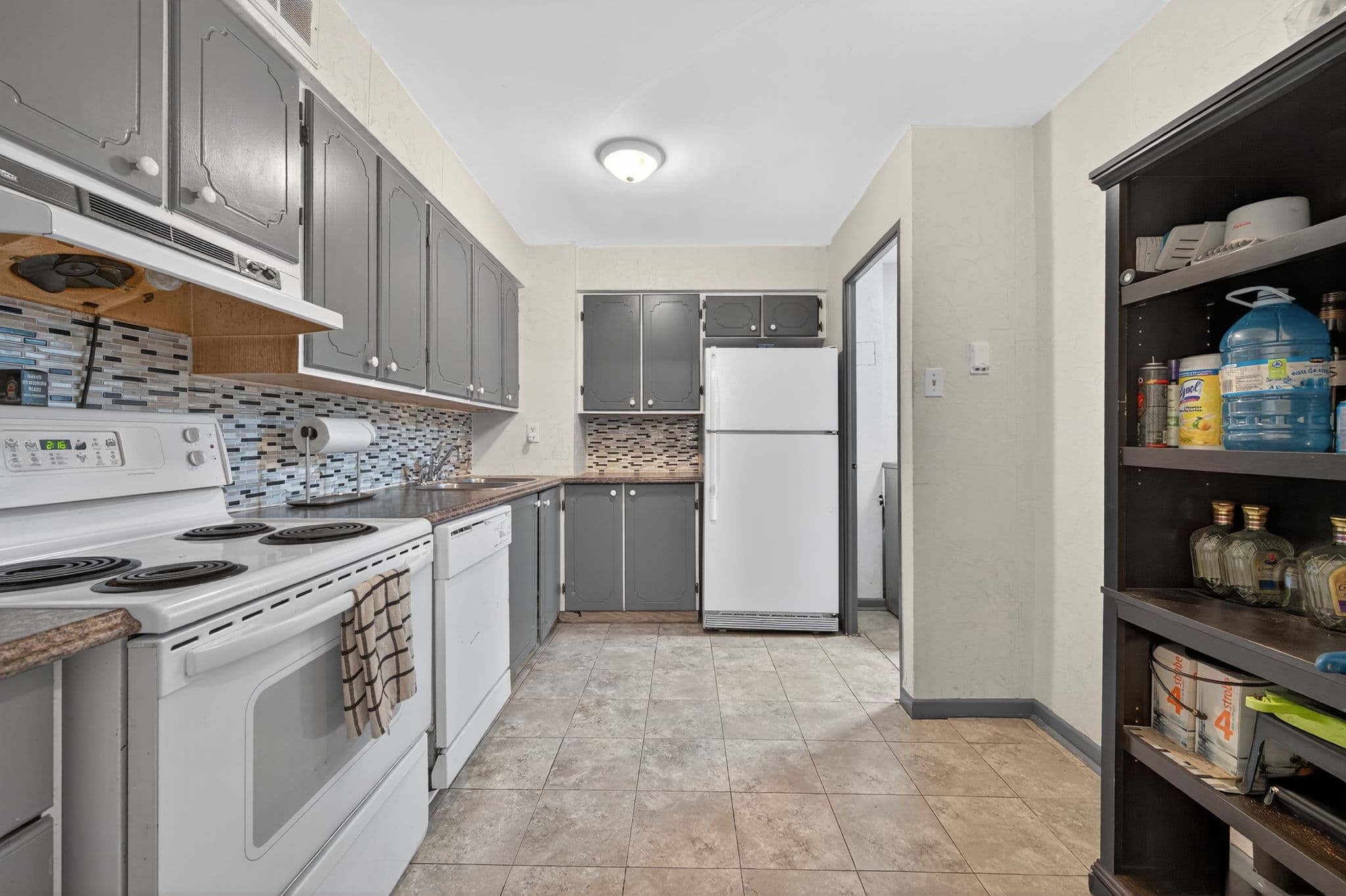 1 Royal Orchard Blvd Unit 102 Markham, ON L3T 3C1