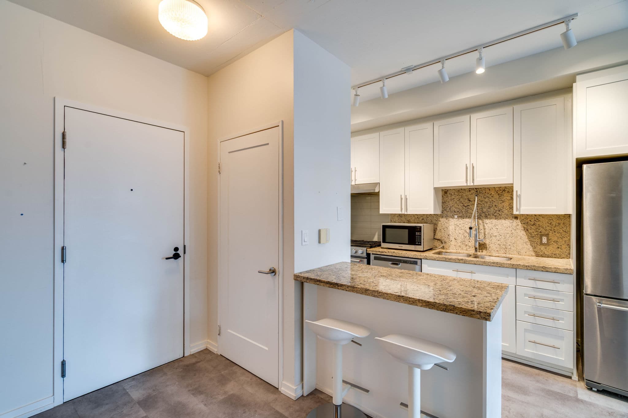 1 Shaw St Unit 613 Toronto, ON M6K 0A1