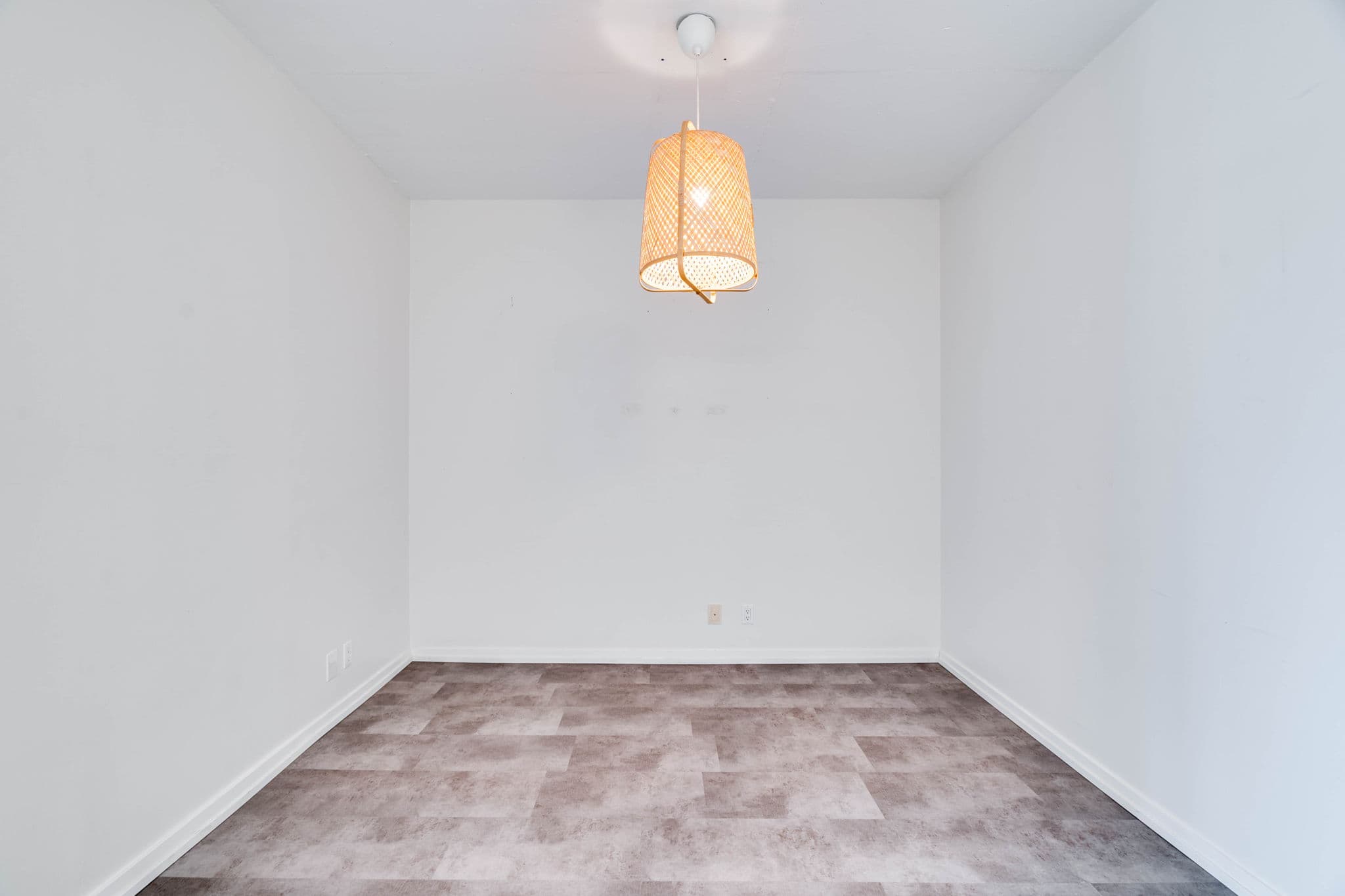 1 Shaw St Unit 613 Toronto, ON M6K 0A1