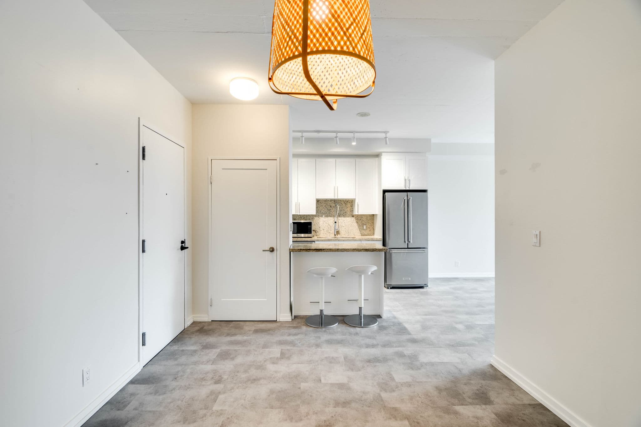 1 Shaw St Unit 613 Toronto, ON M6K 0A1