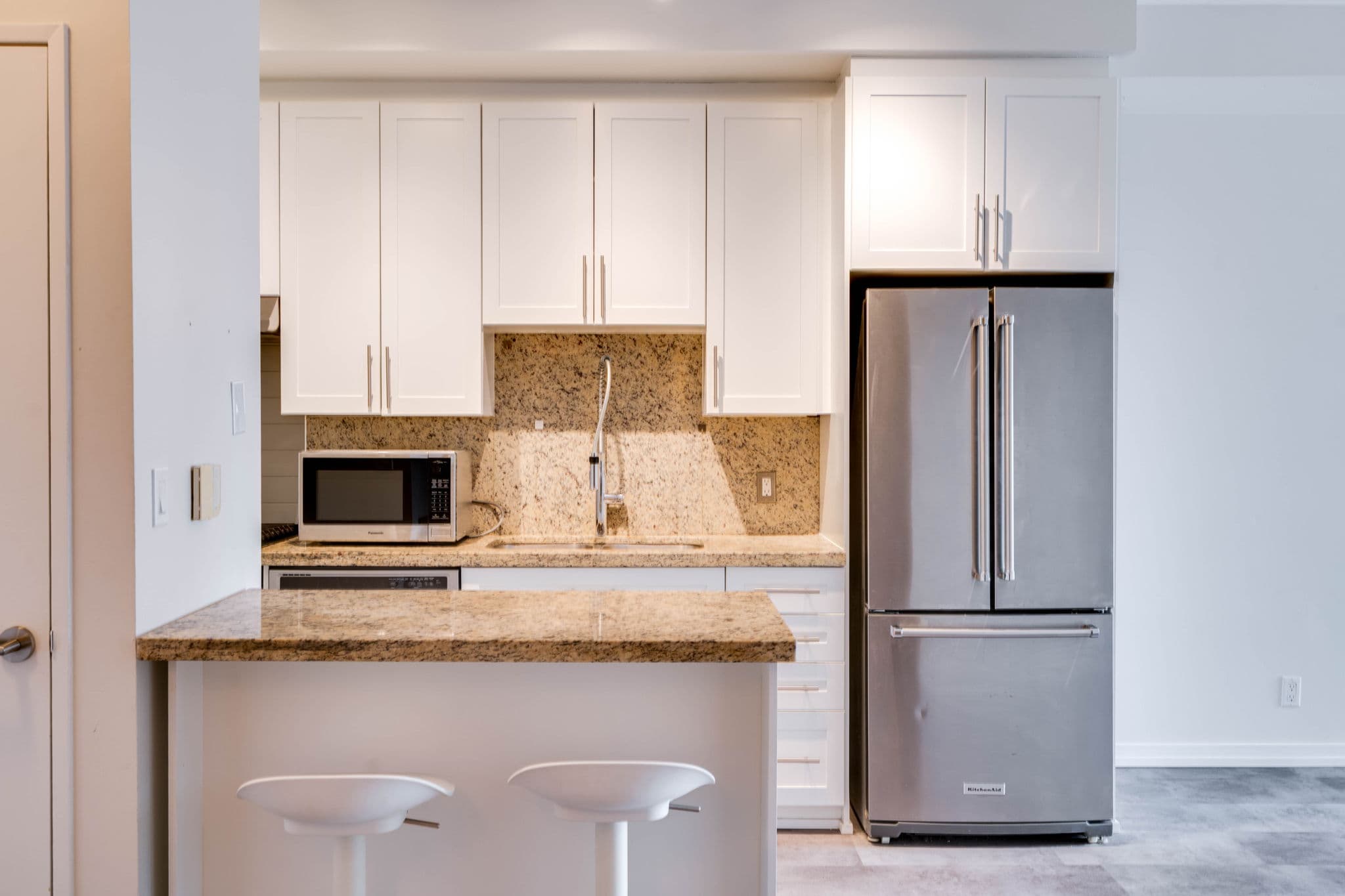 1 Shaw St Unit 613 Toronto, ON M6K 0A1