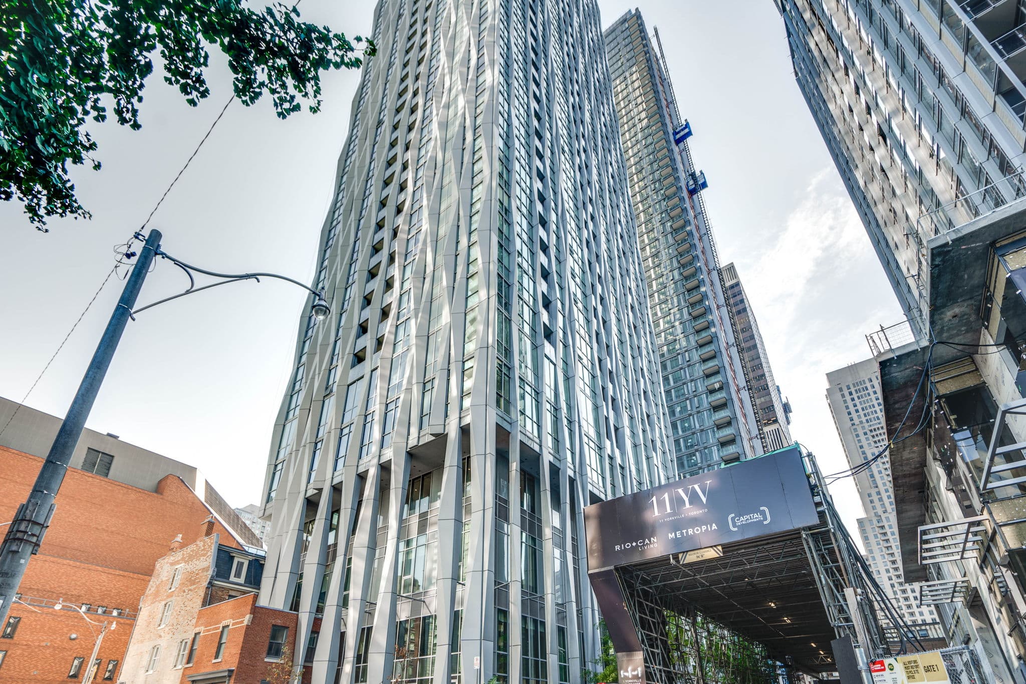 1 Yorkville Ave 802 Toronto, ON M4W 1L1