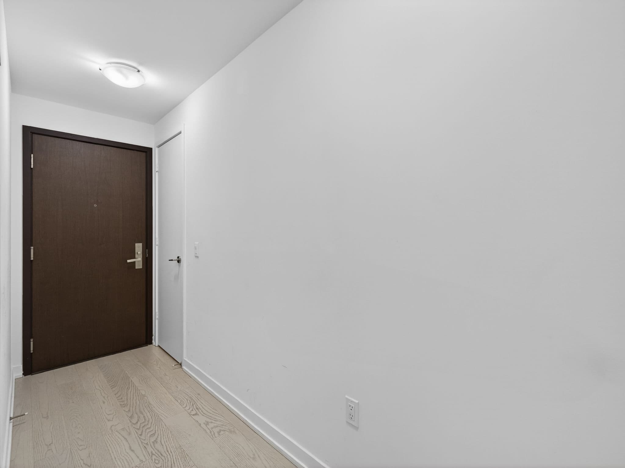 1 Yorkville Ave 905 Toronto, ON M4W 0B1