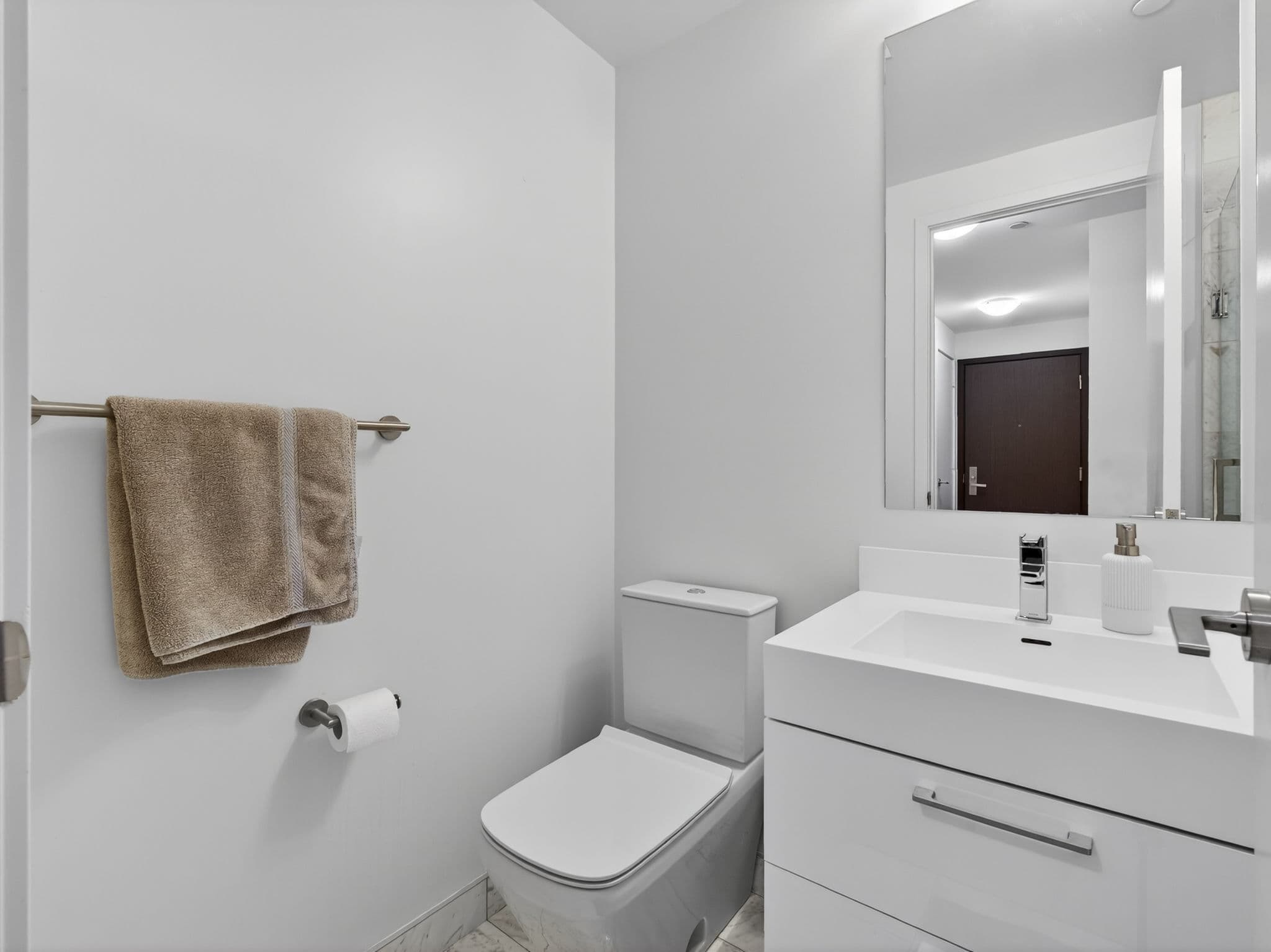1 Yorkville Ave 905 Toronto, ON M4W 0B1