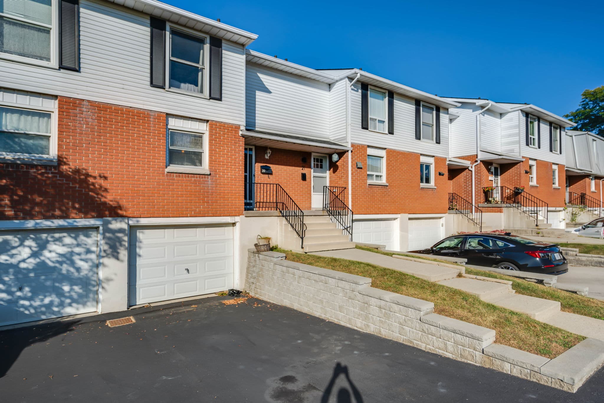 10 Angus Rd Unit 20 Hamilton, ON L8K 6K3