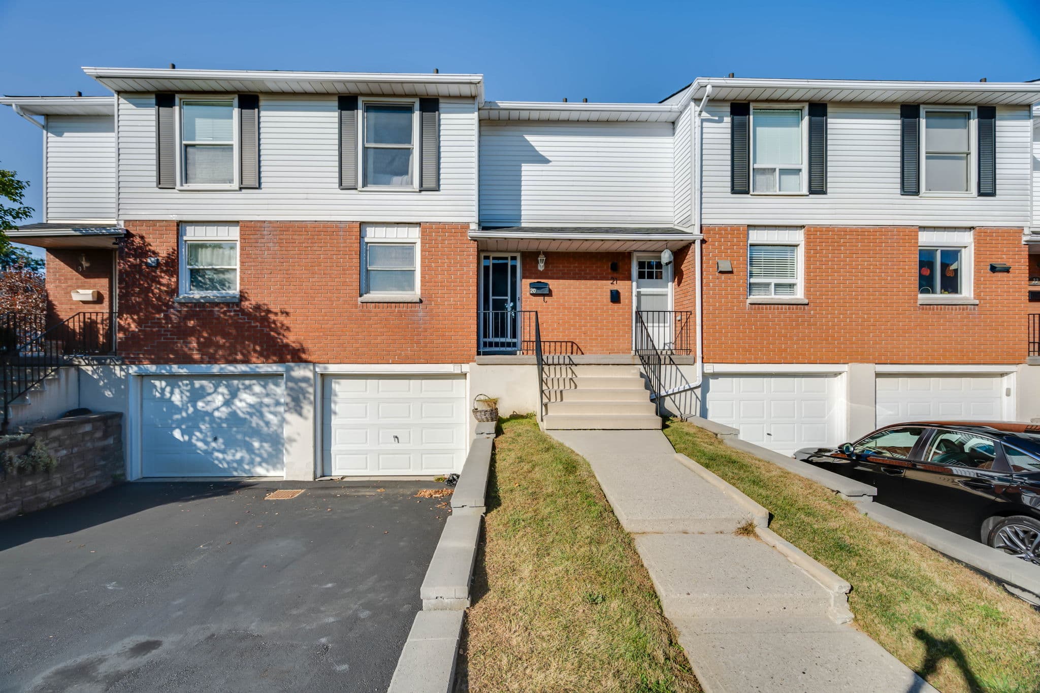 10 Angus Rd Unit 20 Hamilton, ON L8K 6K3