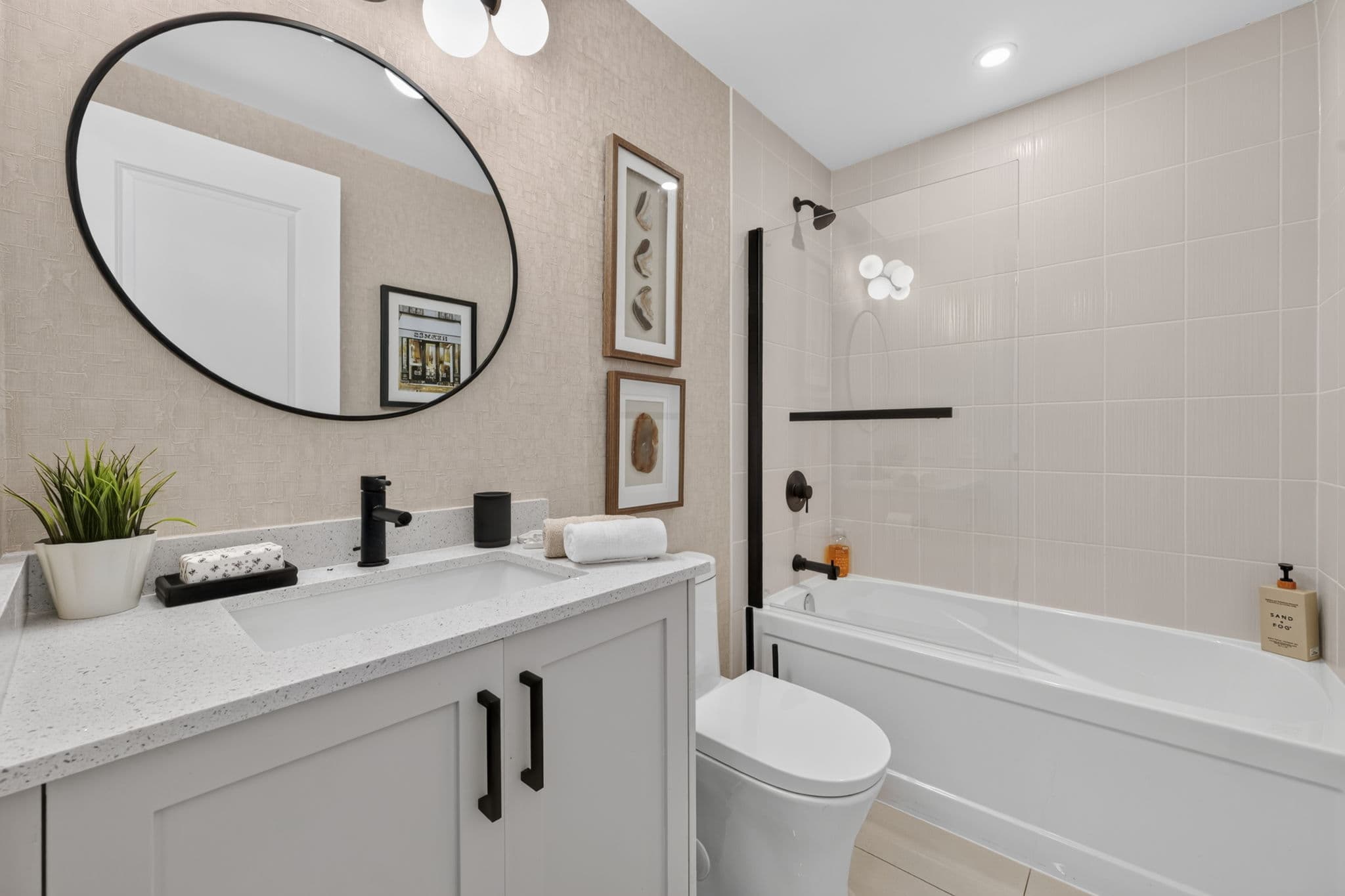 10 Gatineau Dr 1206 Vaughan, ON L4J 0L2
