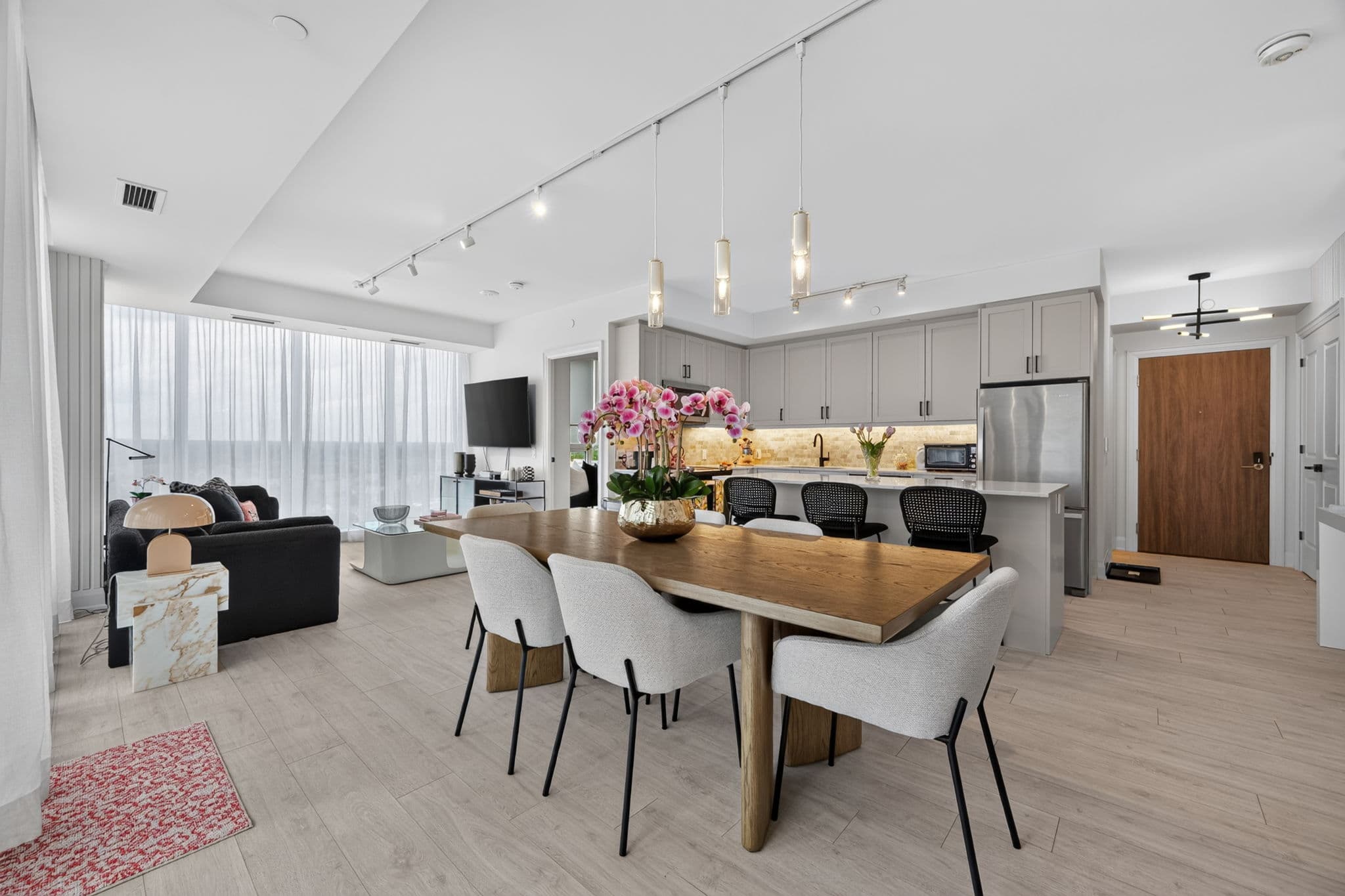 10 Gatineau Dr 1206 Vaughan, ON L4J 0L2