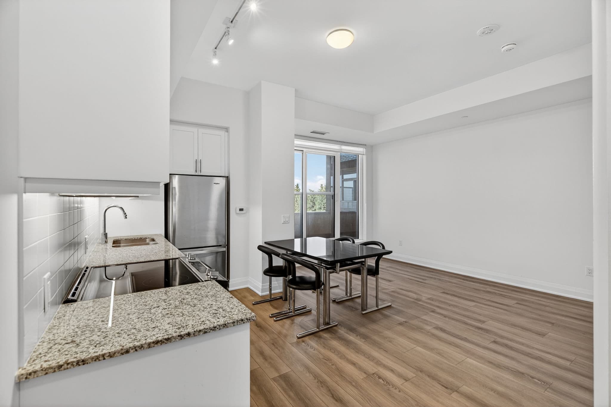 10 Gatineau Dr 208 Vaughan, ON L4L 0L2