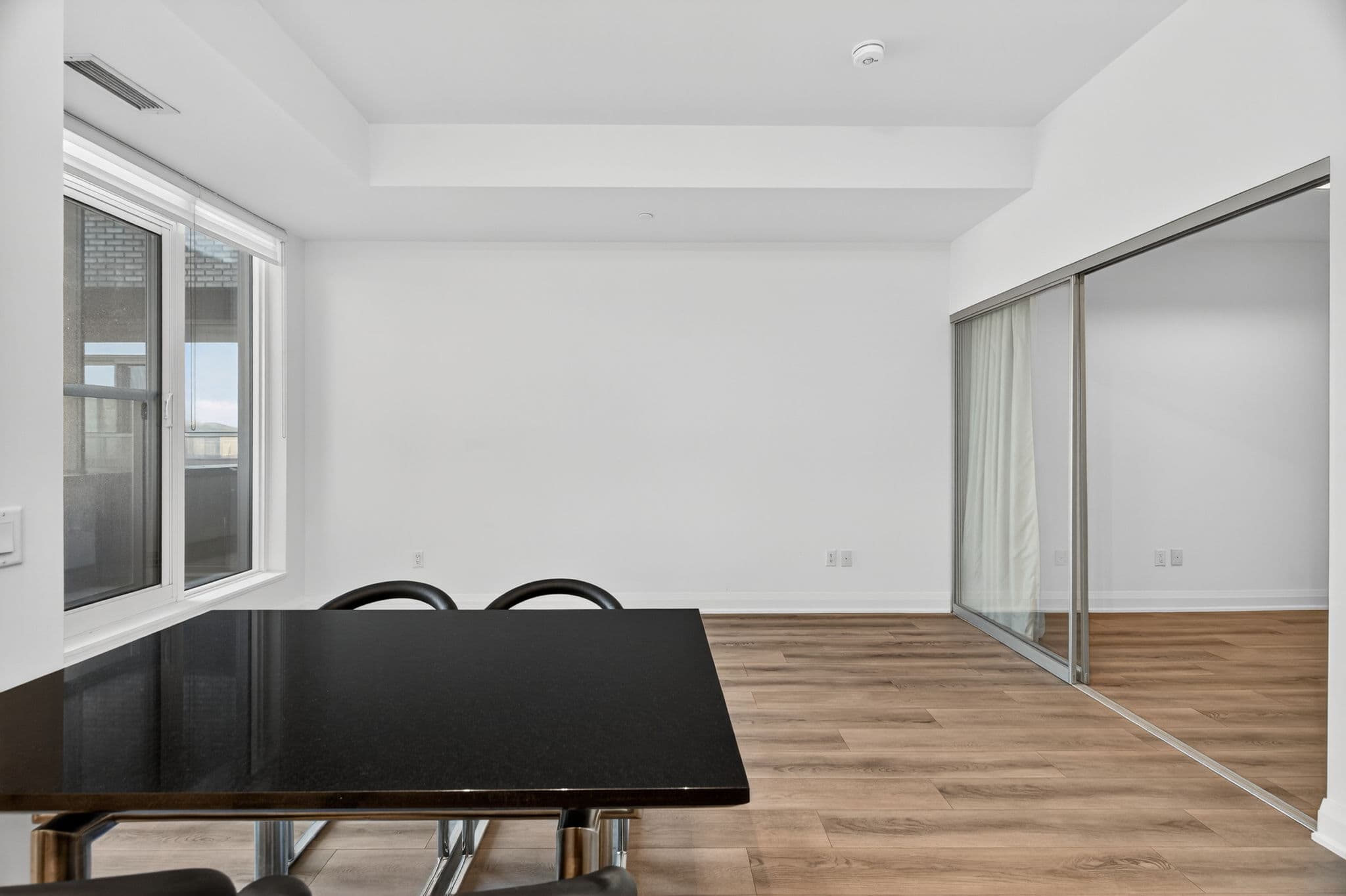 10 Gatineau Dr 208 Vaughan, ON L4L 0L2