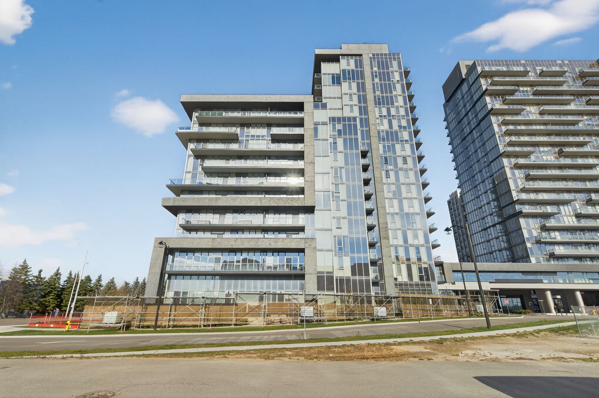 10 Gatineau Dr 208 Vaughan, ON L4L 0L2