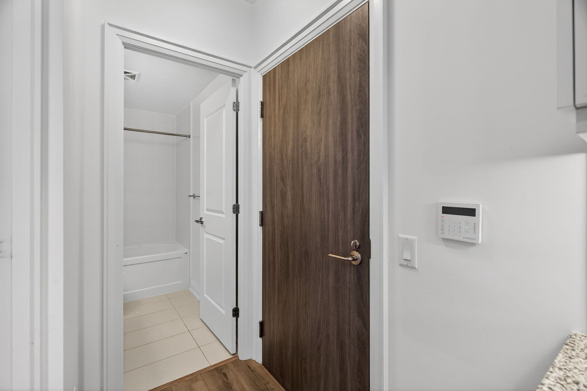10 Gatineau Dr 208 Vaughan, ON L4L 0L2