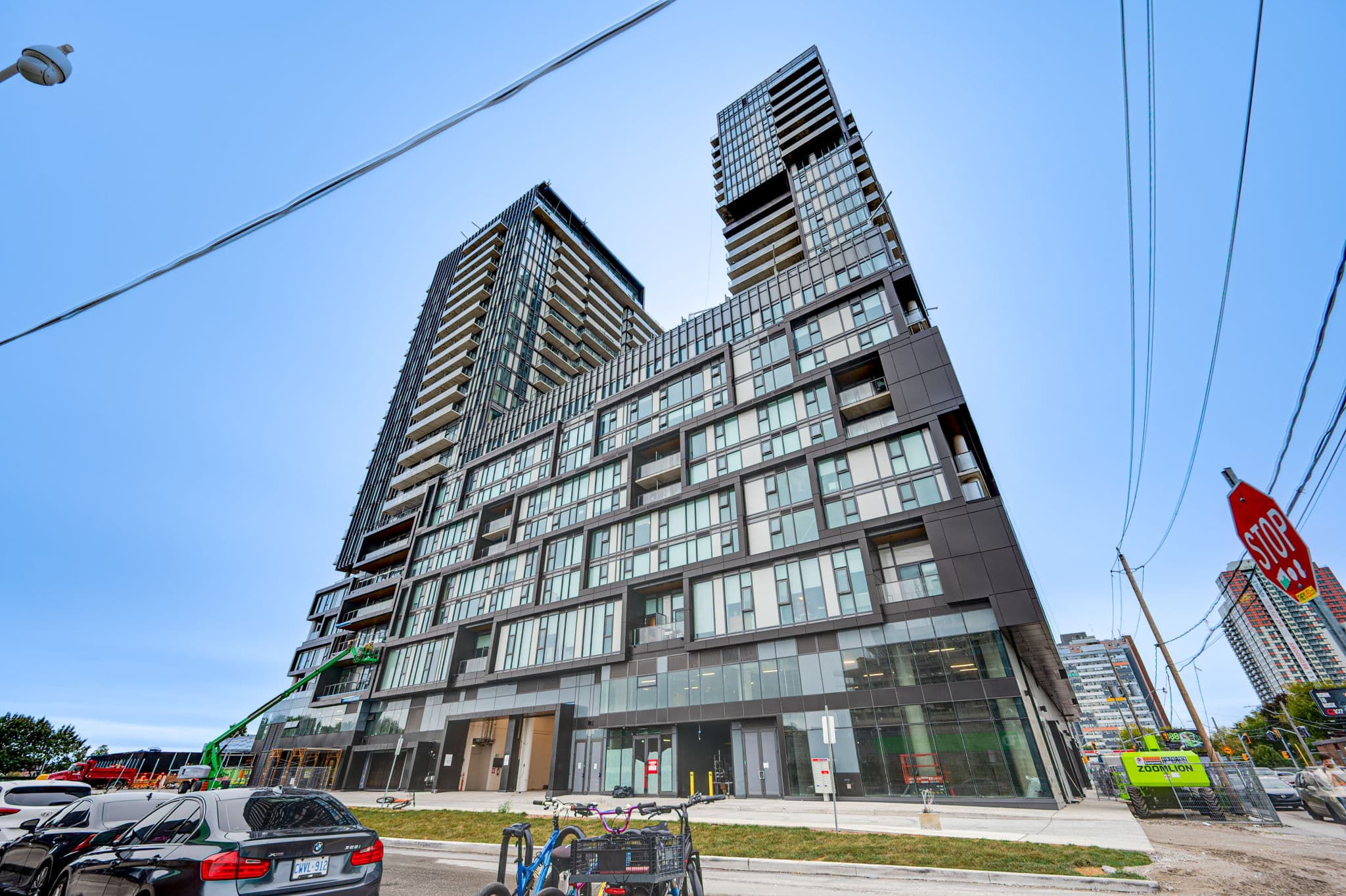 10 Graphophone Grv Unit 1809 Toronto, ON M6H 0E5