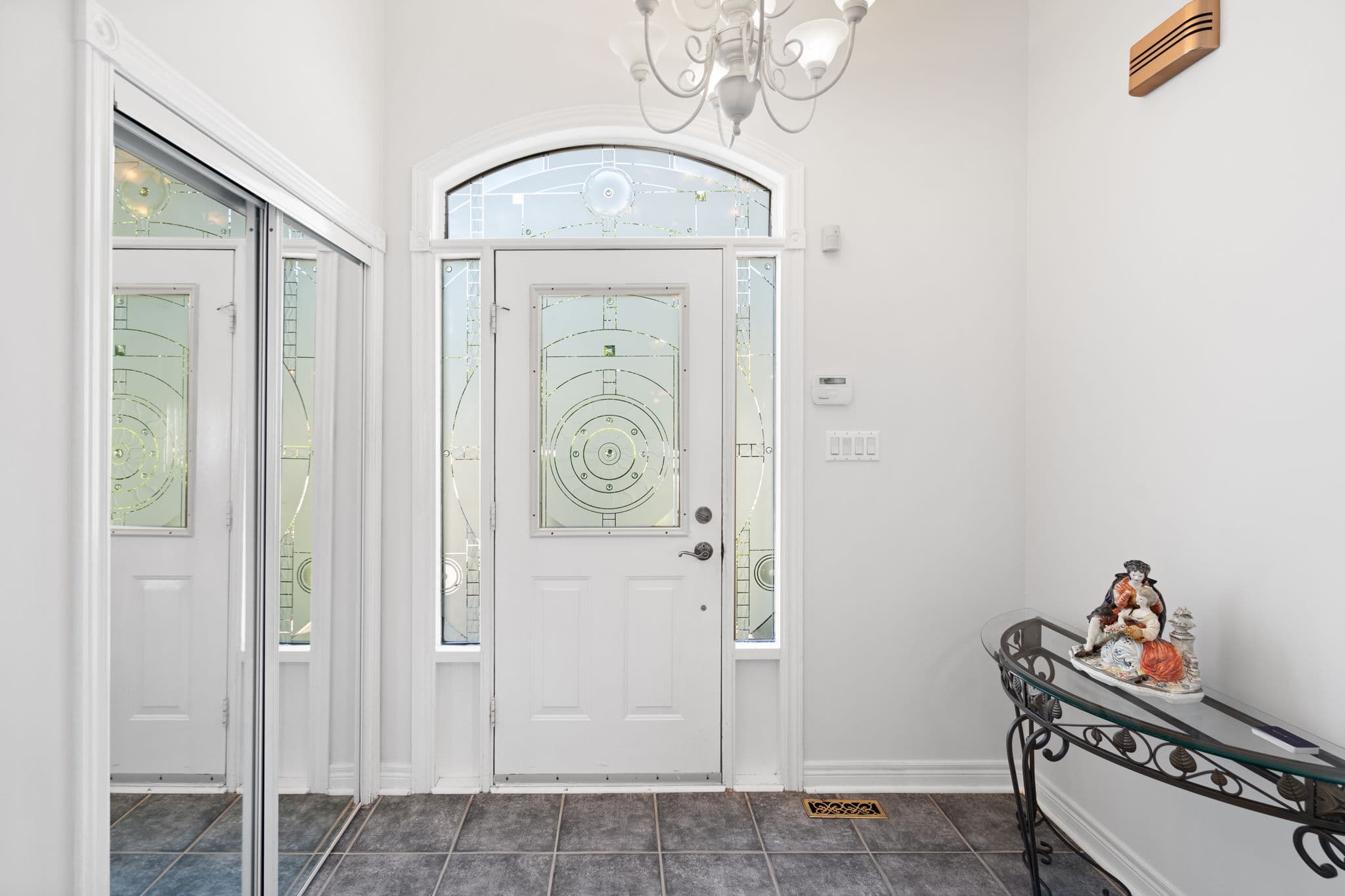 10 Kilmarnock Ave Vaughan, ON L6A 2G2
