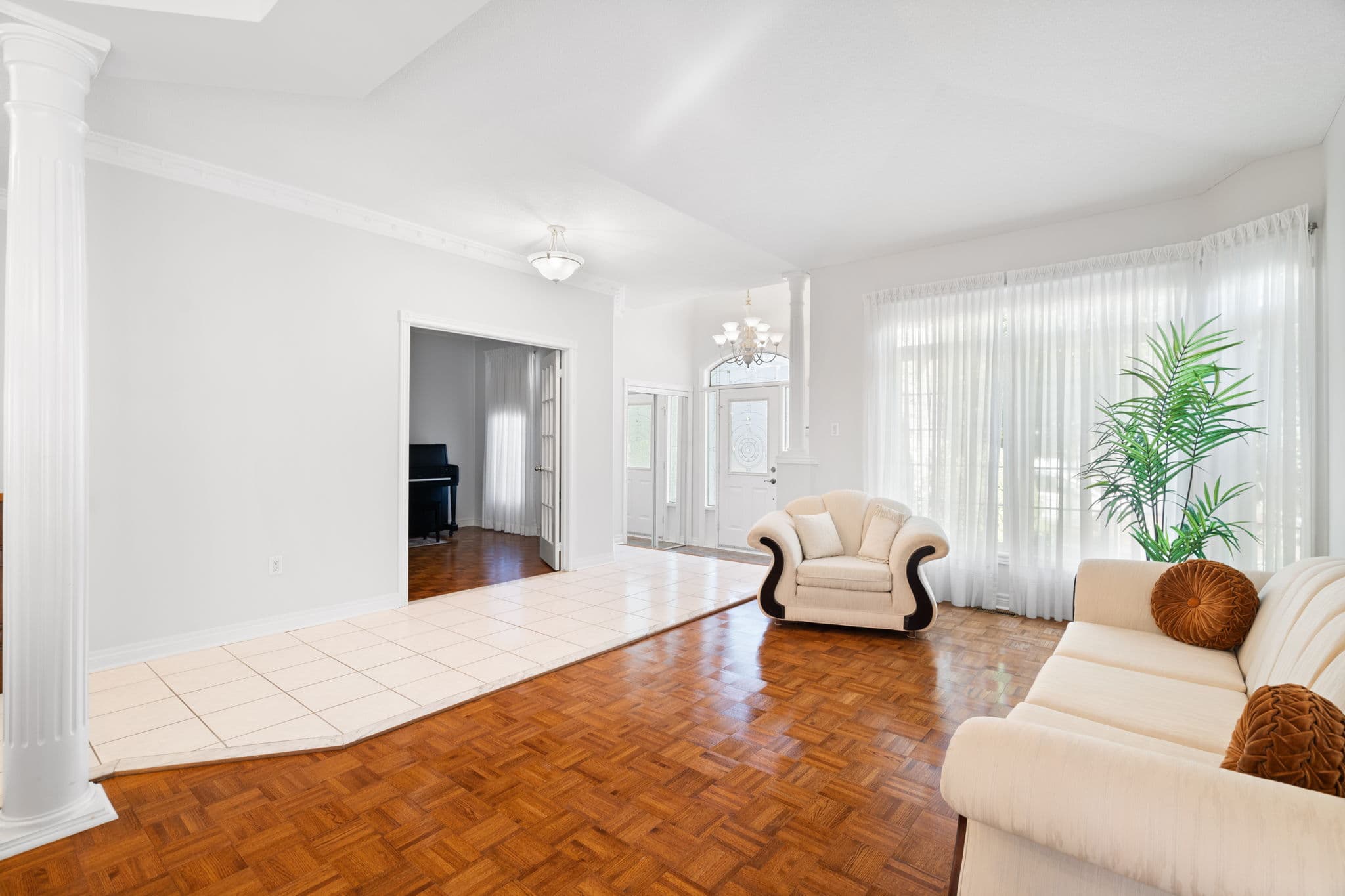 10 Kilmarnock Ave Vaughan, ON L6A 2G2