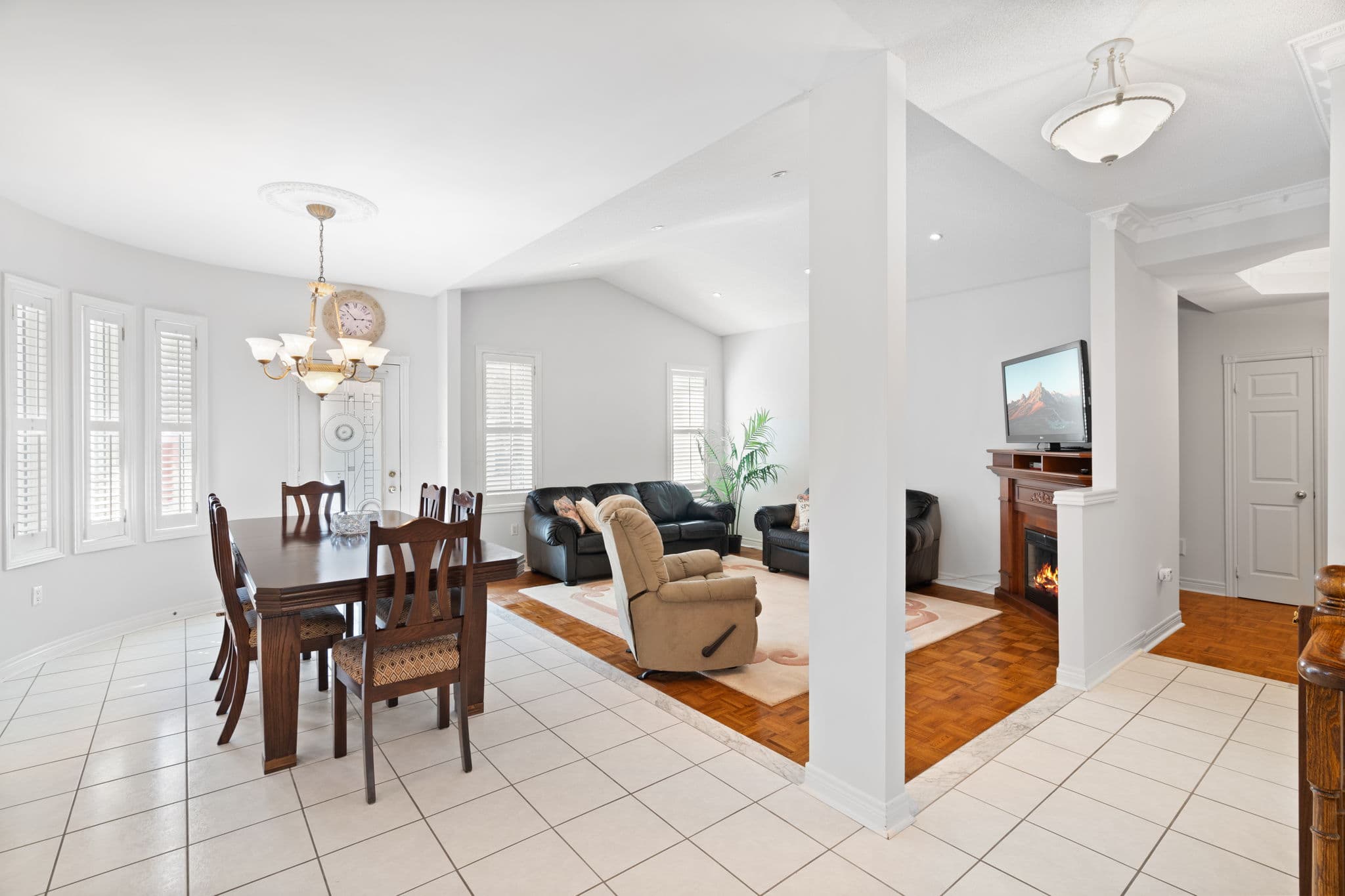 10 Kilmarnock Ave Vaughan, ON L6A 2G2