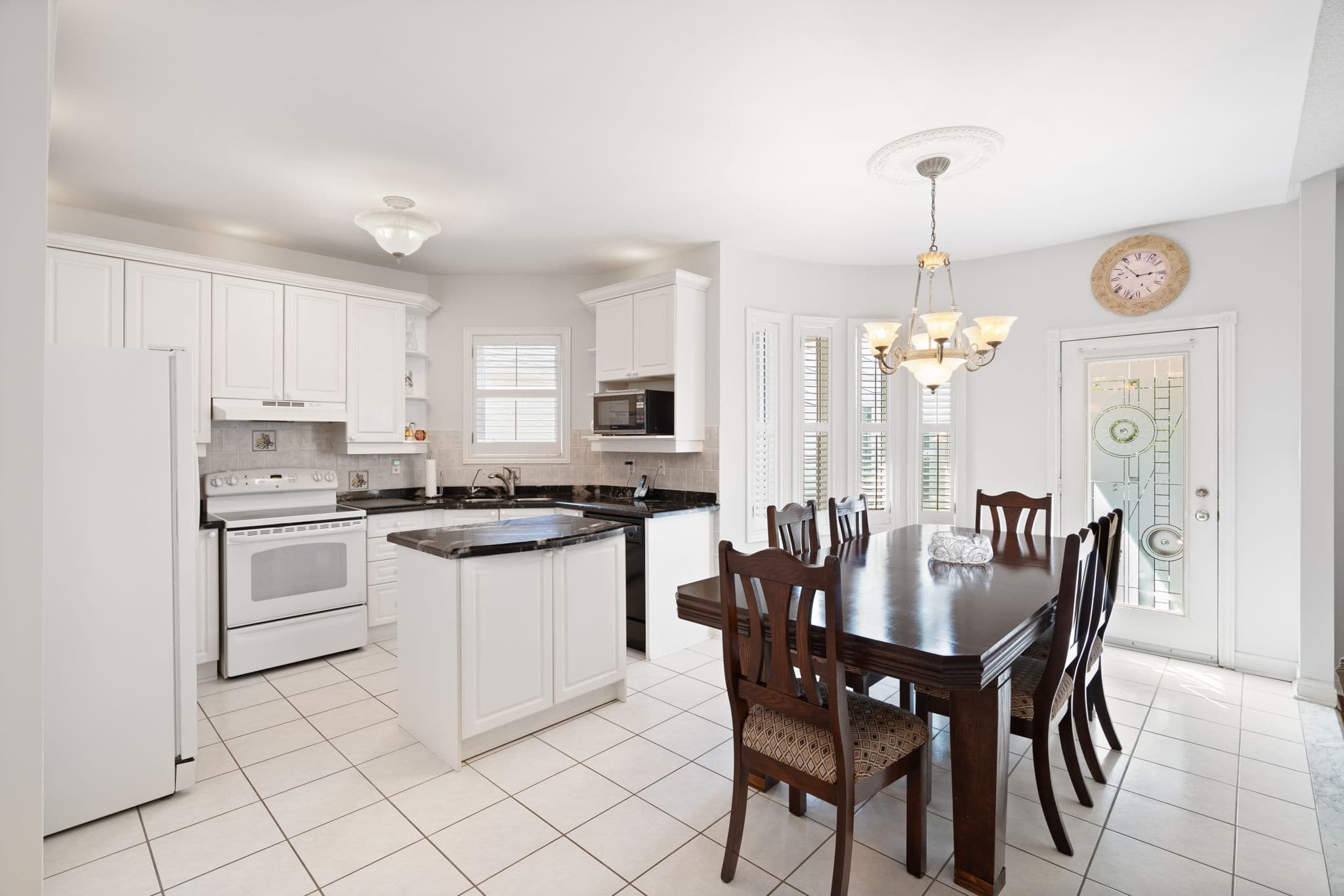 10 Kilmarnock Ave Vaughan, ON L6A 2G2