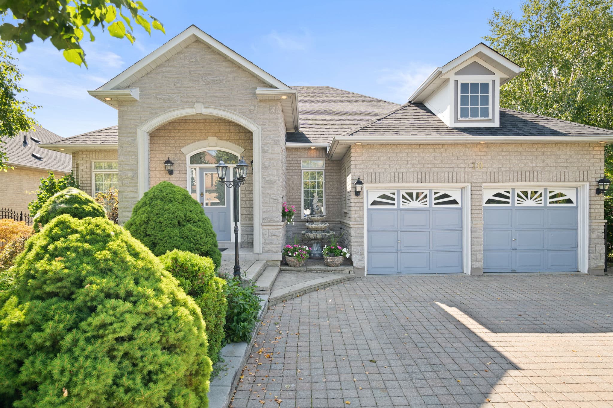 10 Kilmarnock Ave Vaughan, ON L6A 2G2