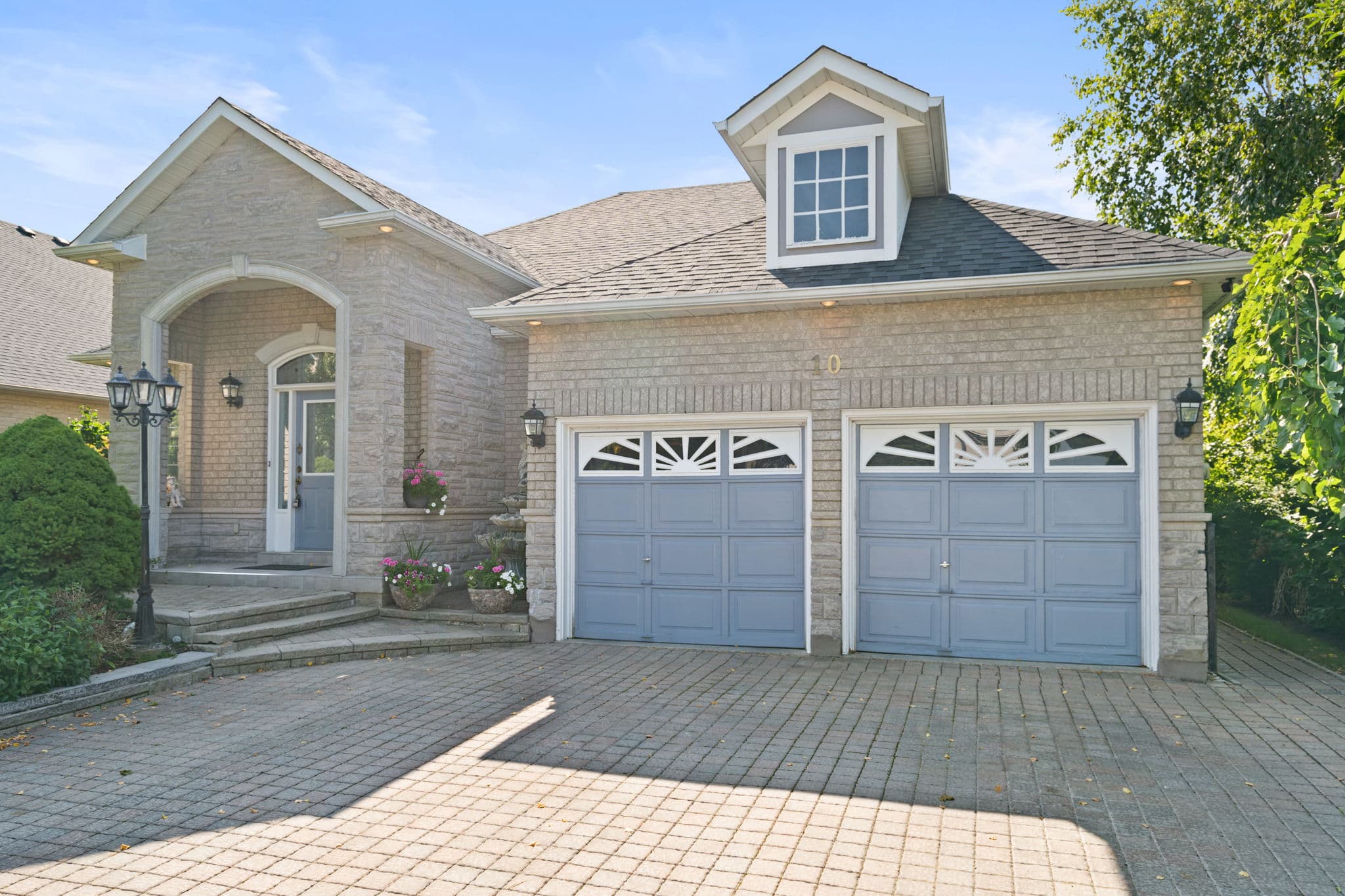 10 Kilmarnock Ave Vaughan, ON L6A 2G2
