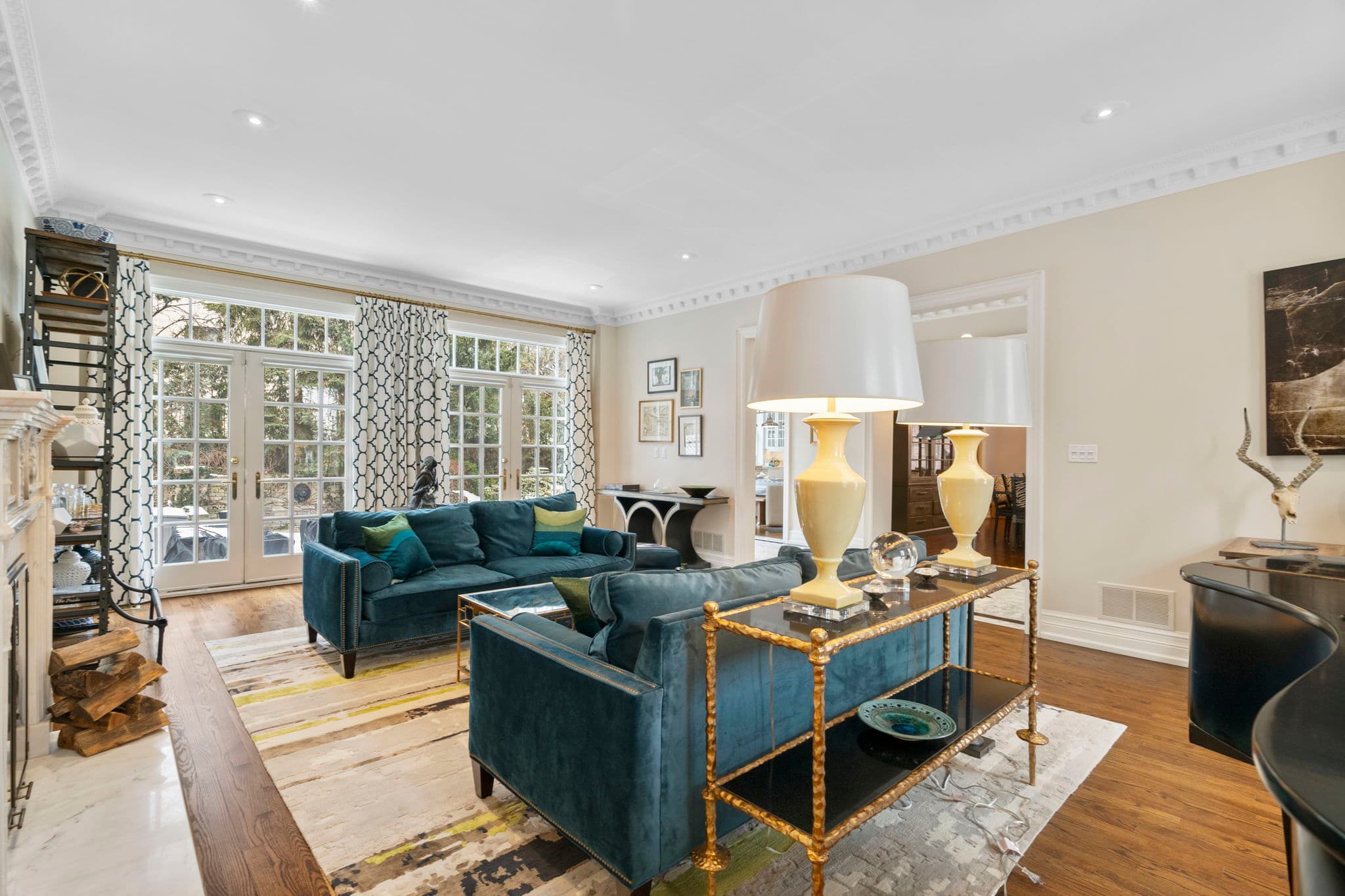 10 Pine Hill Rd Toronto, ON M4W 1P6