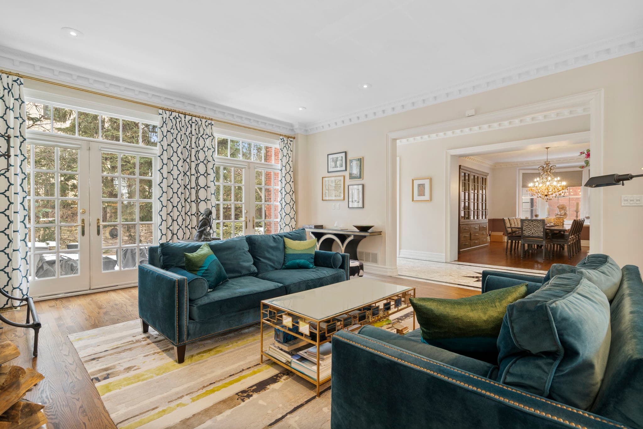 10 Pine Hill Rd Toronto, ON M4W 1P6