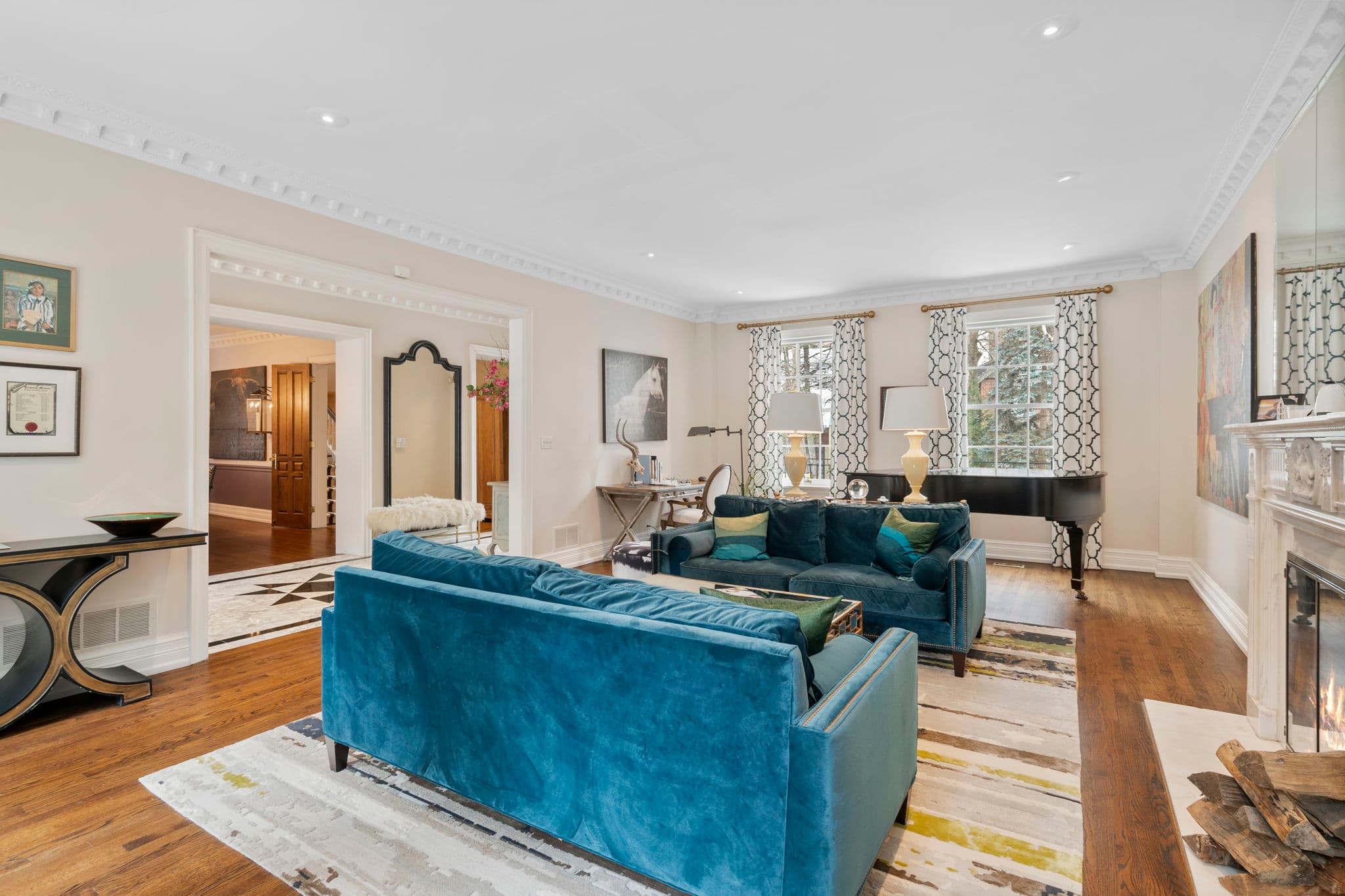 10 Pine Hill Rd Toronto, ON M4W 1P6
