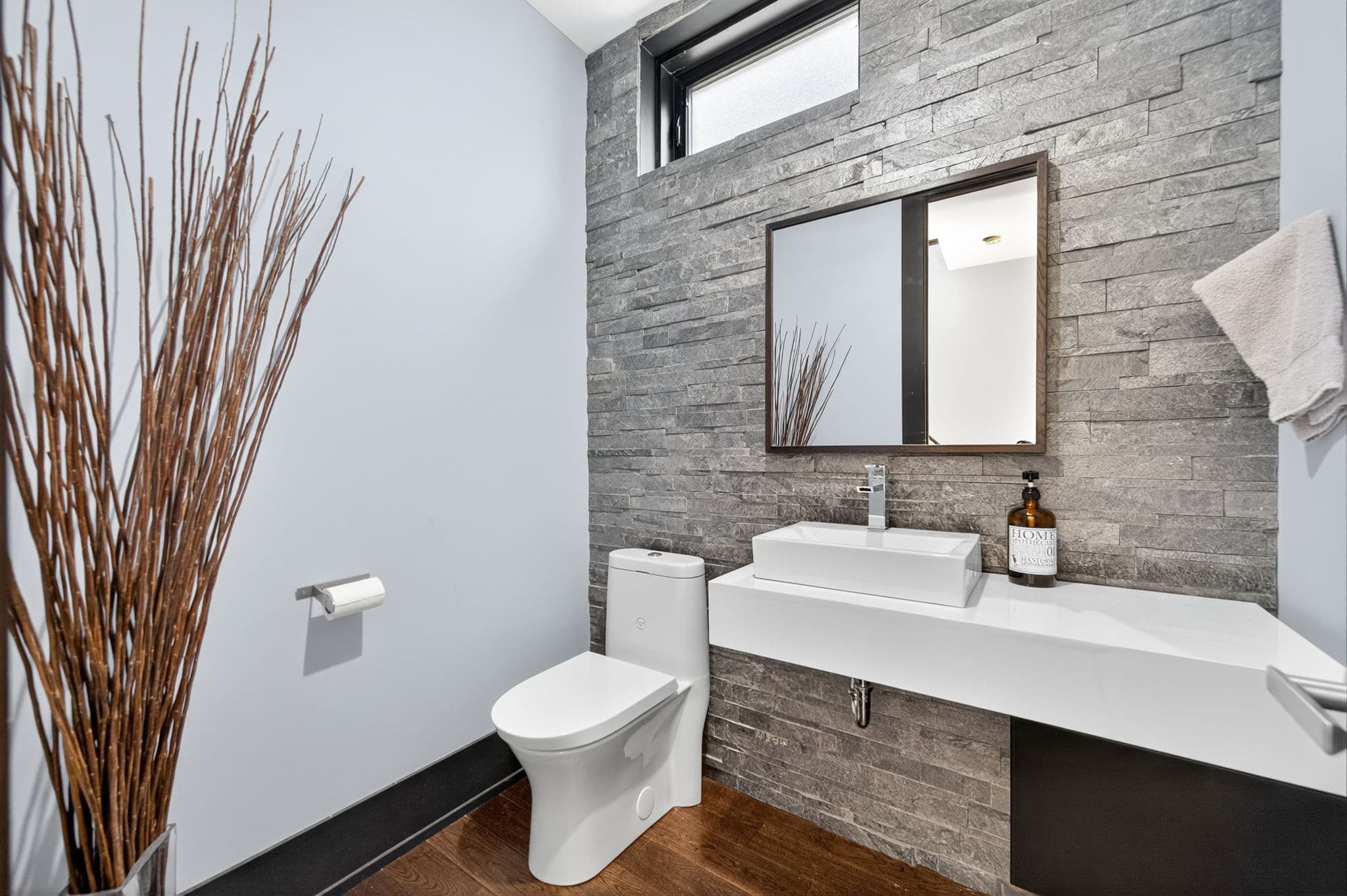 10 Rexford Rd Toronto, ON M6S 2M3