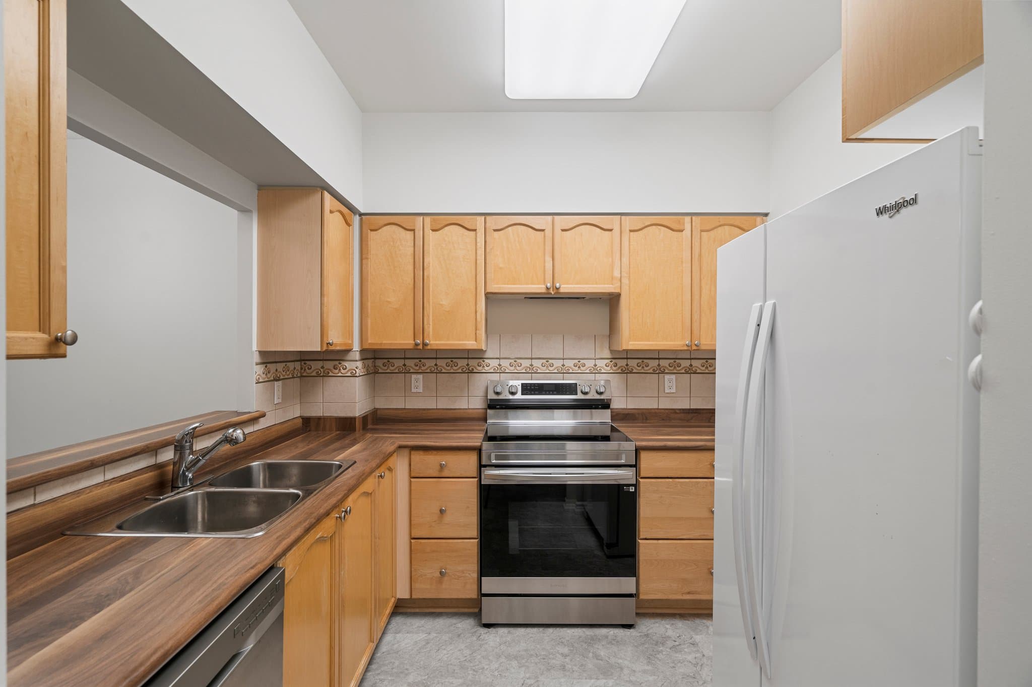 100 Burloak Dr Unit 1104 Burlington, ON L7L
