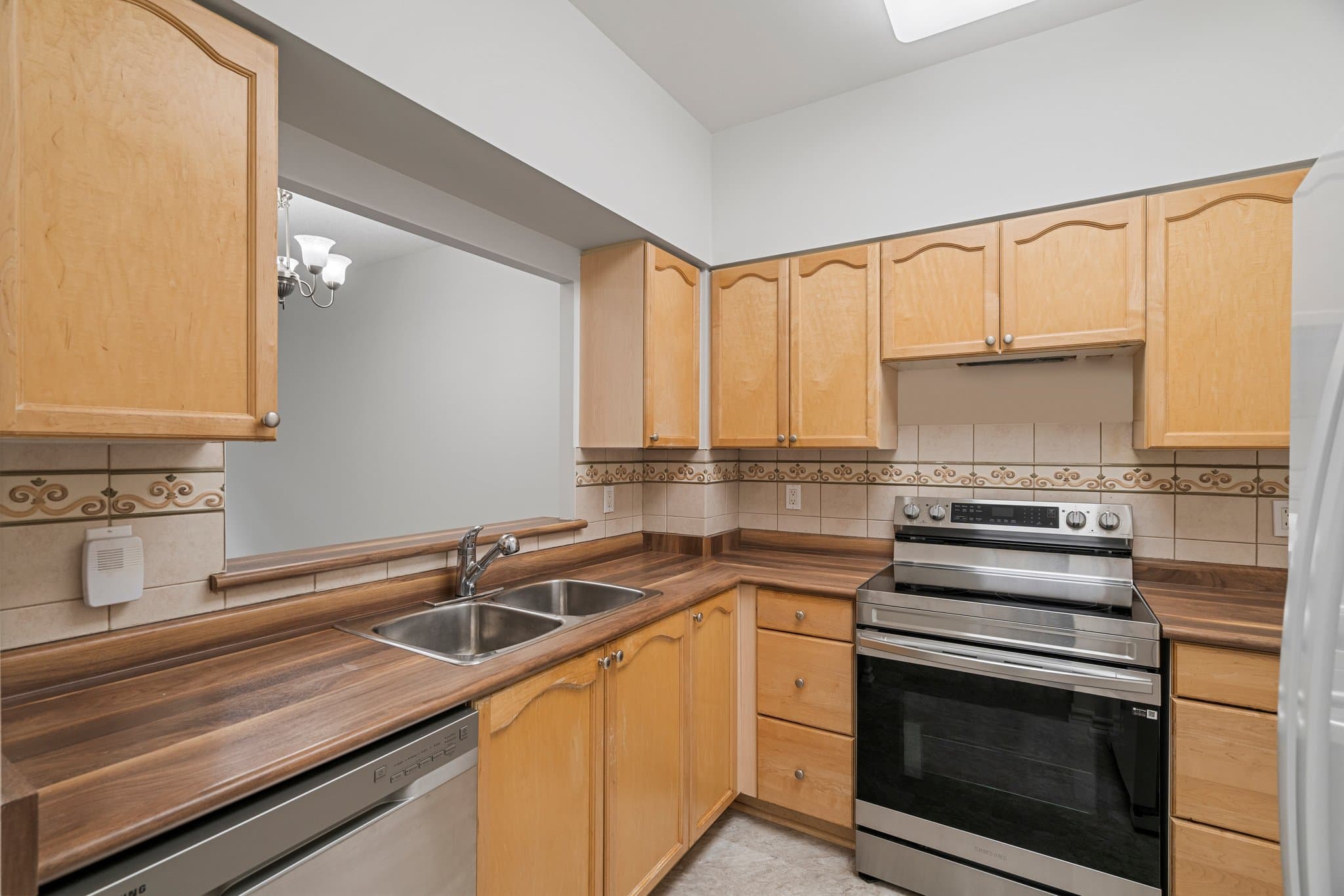 100 Burloak Dr Unit 1104 Burlington, ON L7L