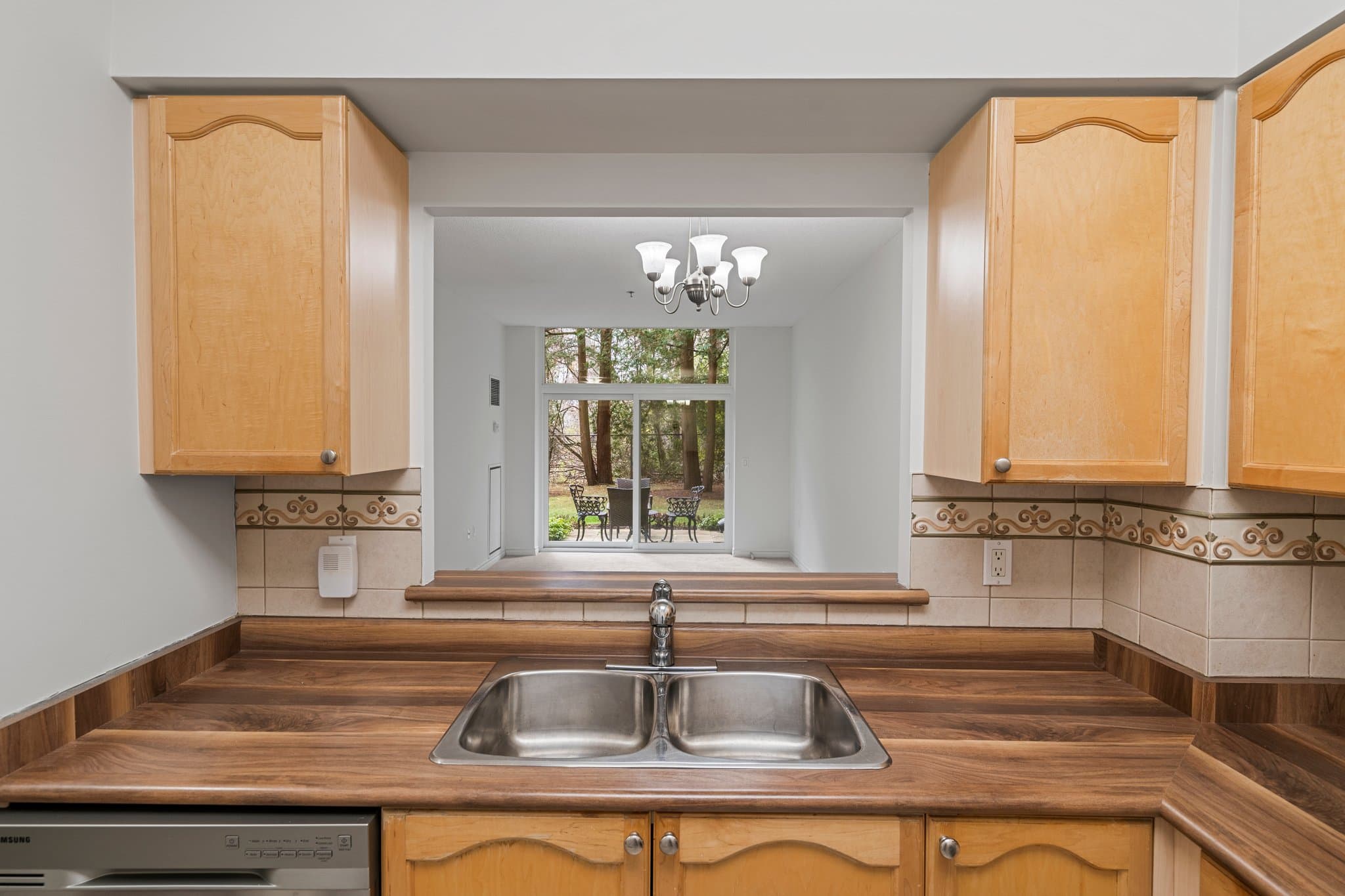 100 Burloak Dr Unit 1104 Burlington, ON L7L