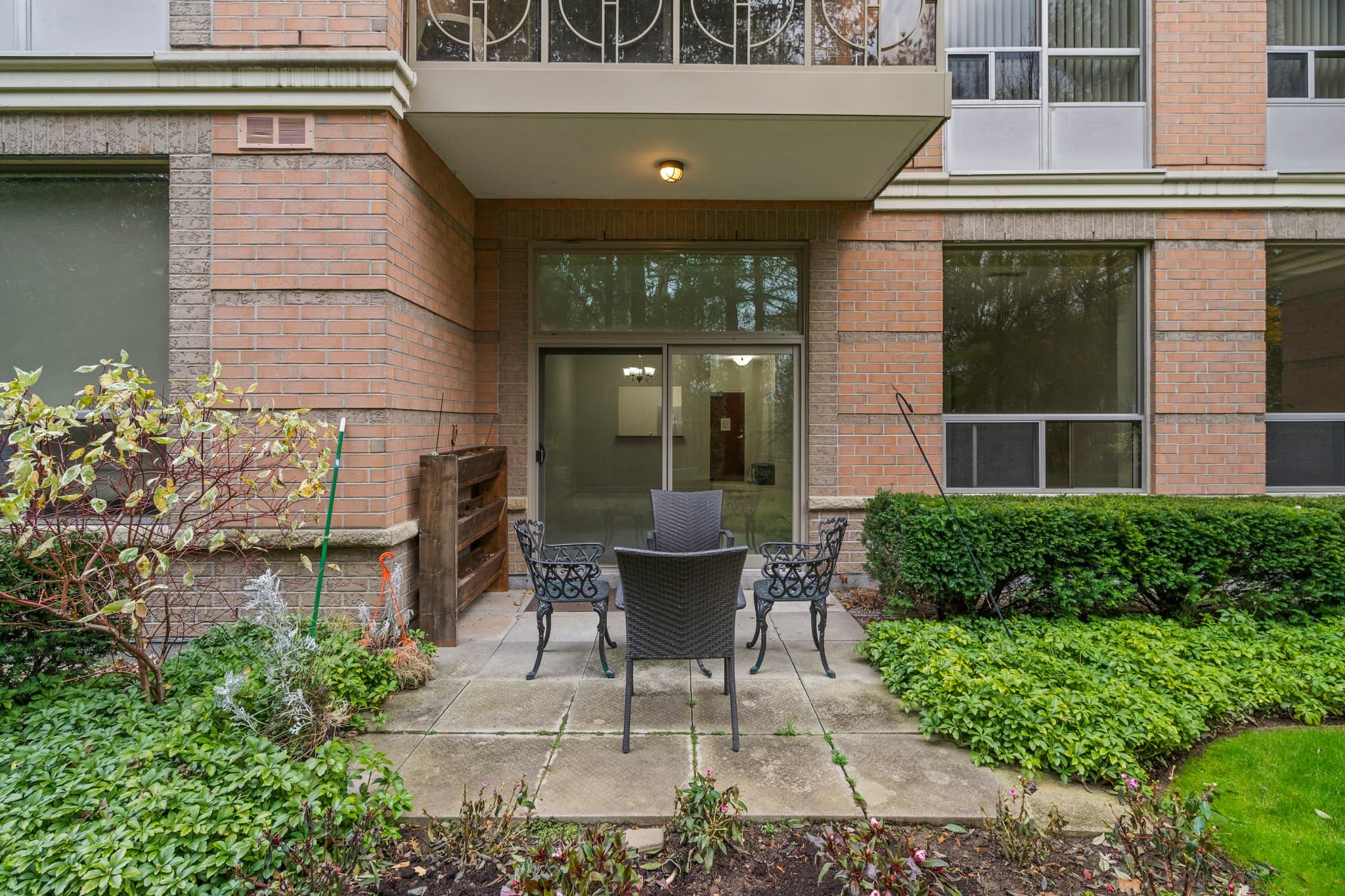 100 Burloak Dr Unit 1104 Burlington, ON L7L