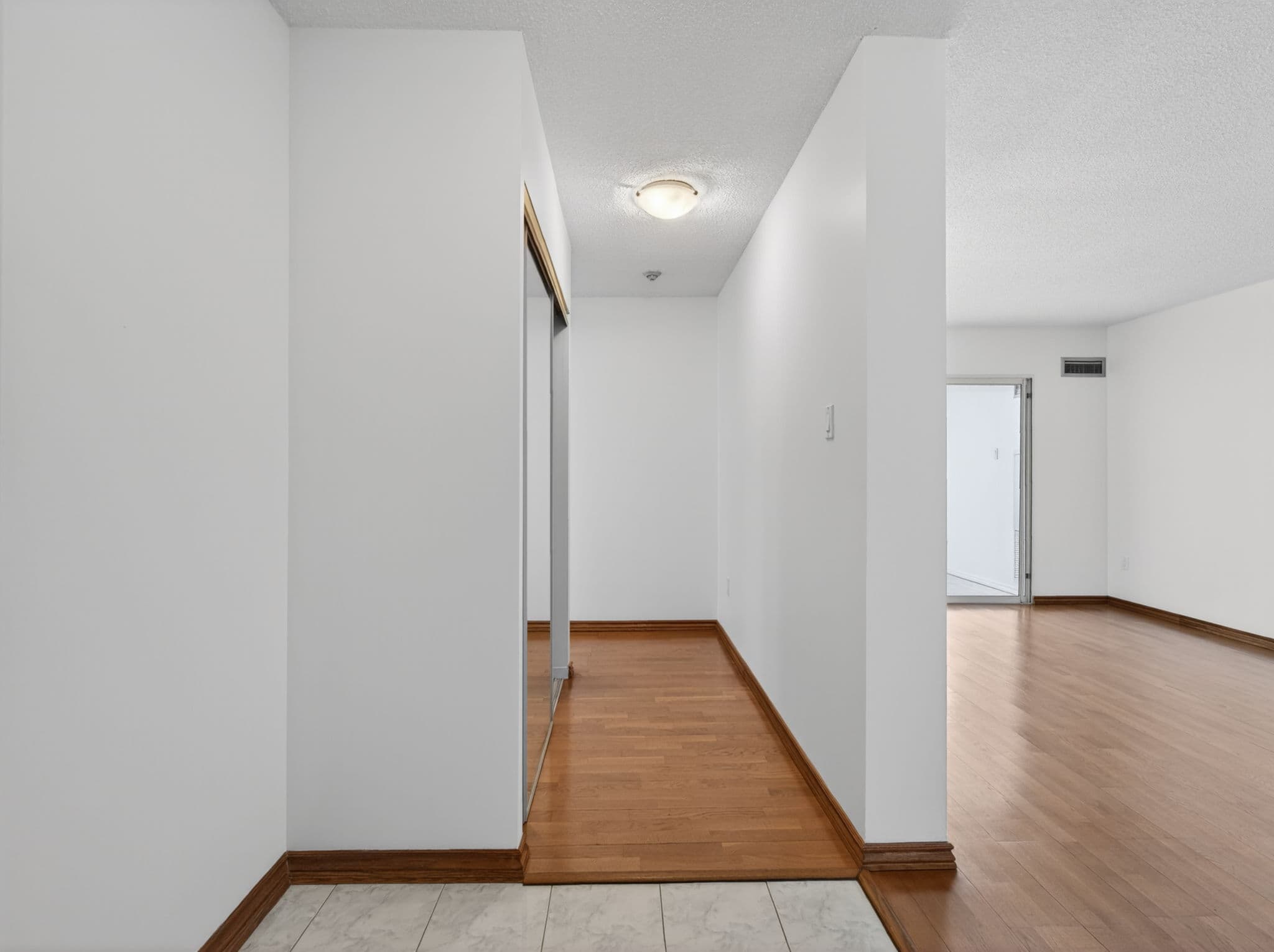100 County Ct Blvd Unit 1201 Brampton, ON L6W 3X1