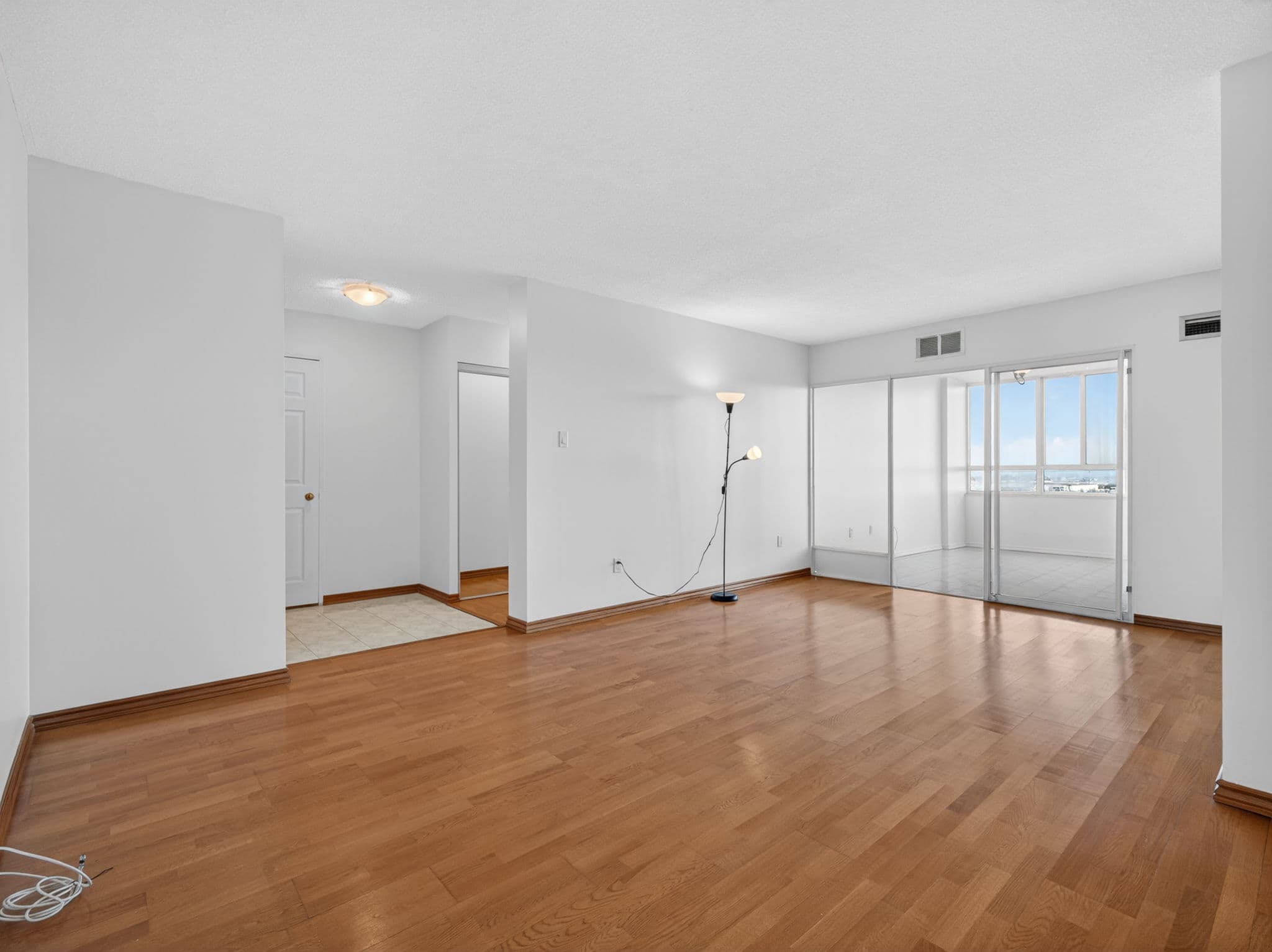 100 County Ct Blvd Unit 1201 Brampton, ON L6W 3X1
