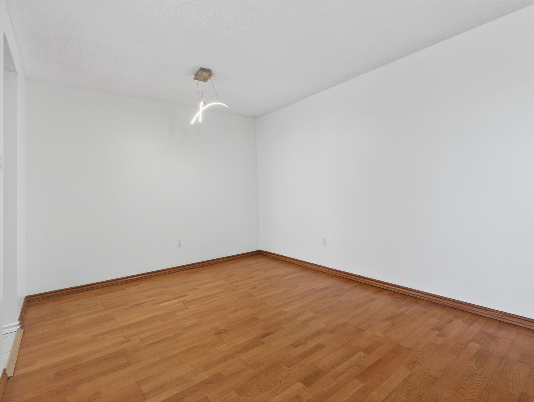 100 County Ct Blvd Unit 1201 Brampton, ON L6W 3X1