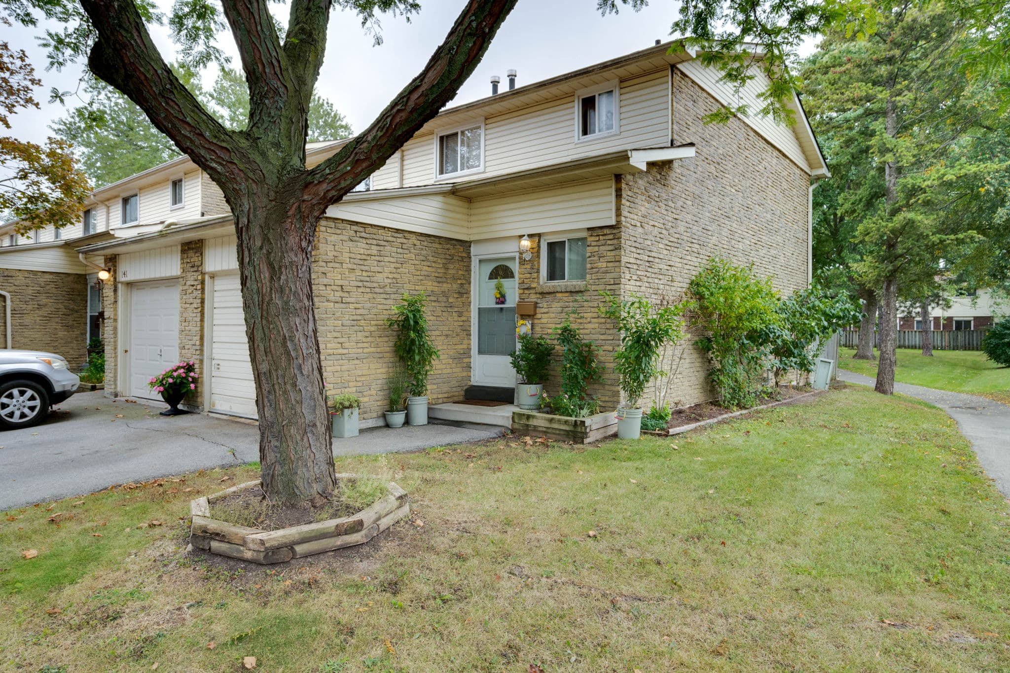100 Quigley Rd Unit 142 Hamilton, ON L8K 6J1